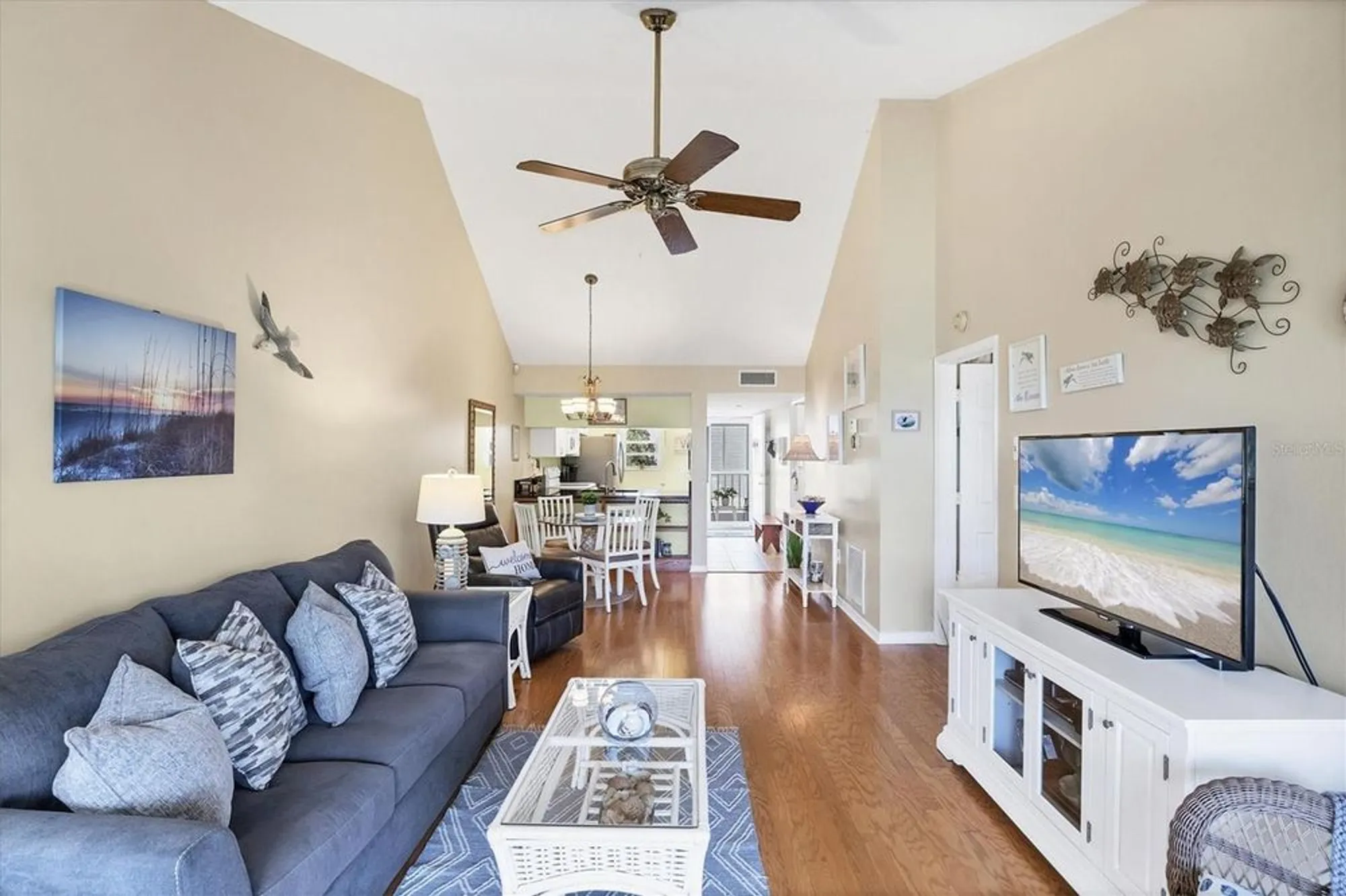 Property Slideshow image 8 of 49 | 404 cerromar cir 308, Venice, FL, 34293