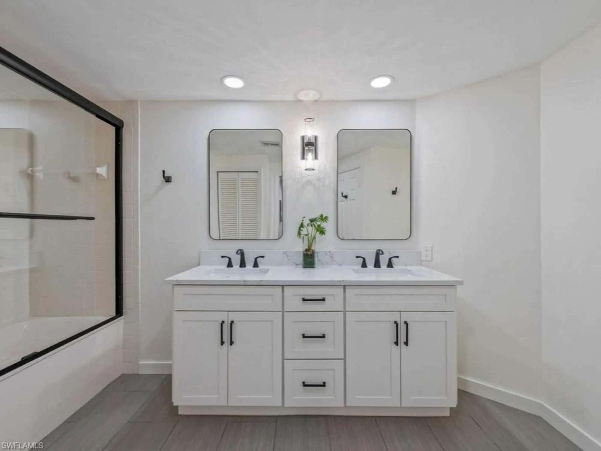 Property Slideshow image 13 of 30 | 4081 bayhead dr apt 102, Bonita Springs, FL, 34134