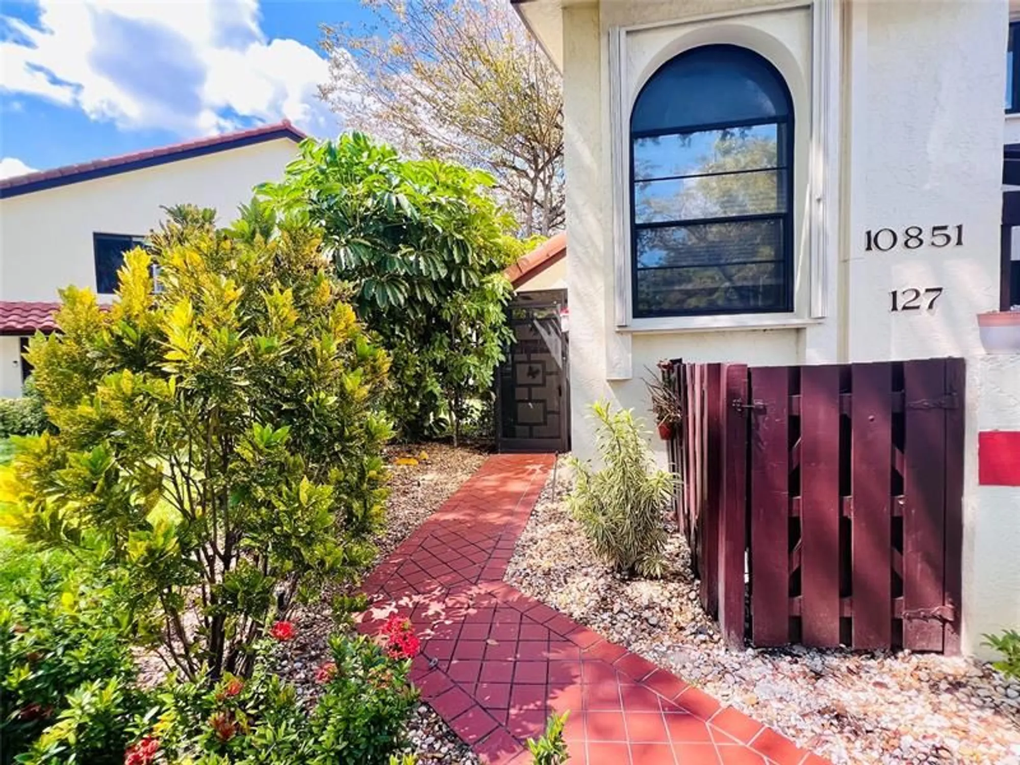 Property Slideshow image 3 of 50 | 10851 palm lake ave 201, Boynton Beach, FL, 33437