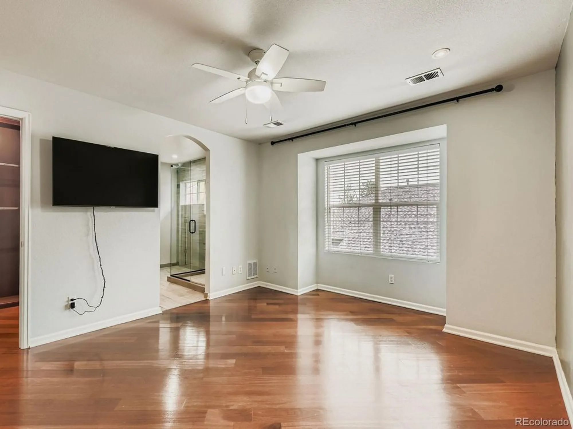 Property Slideshow image 16 of 37 | 2712 w greens pl, Littleton, CO, 80123