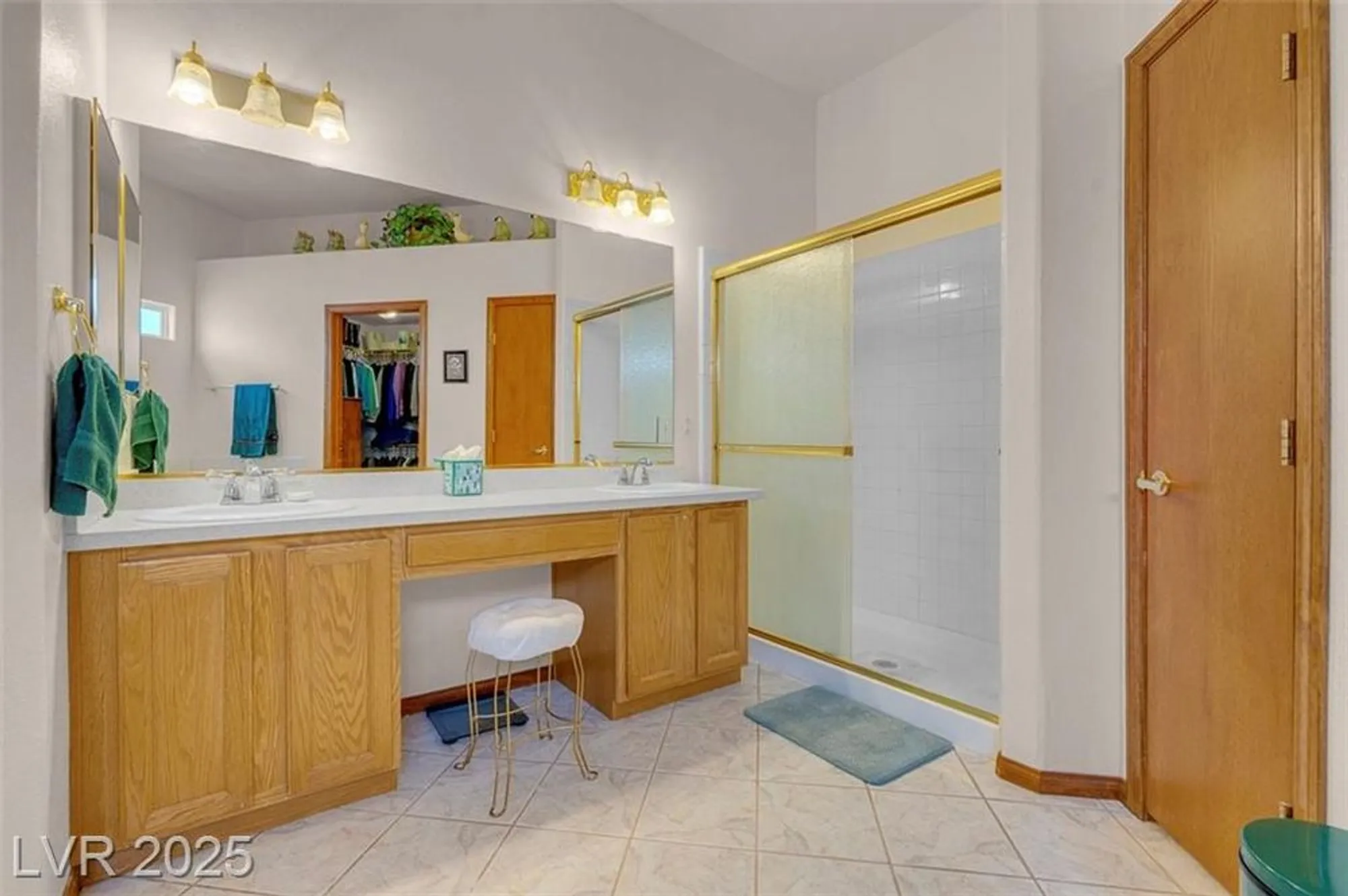 Property Slideshow image 25 of 46 | 5204 rim view ln, Las Vegas, NV, 89130