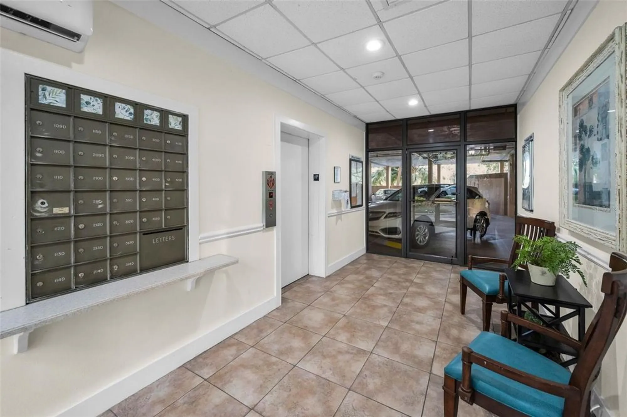 Property Slideshow image 5 of 57 | 3062 eastland blvd unit 402, Clearwater, FL, 33761