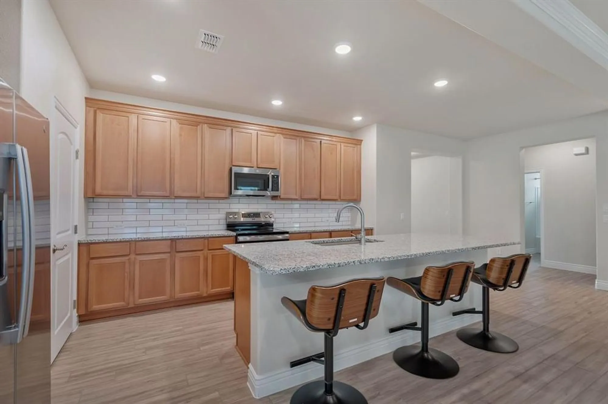 Property Slideshow image 10 of 36 | 11404 iron bark dr, Denton, TX, 76207