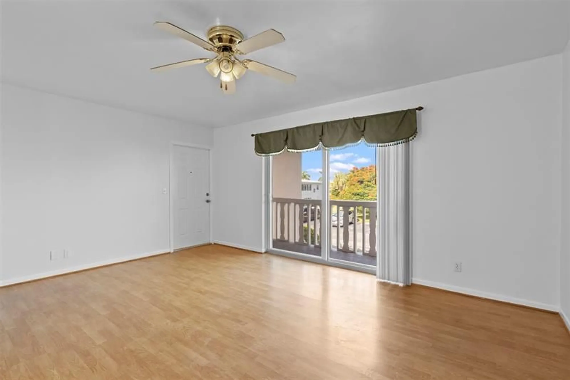 Property Slideshow image 3 of 22 | 90 south blvd 2c, Boynton Beach, FL, 33435