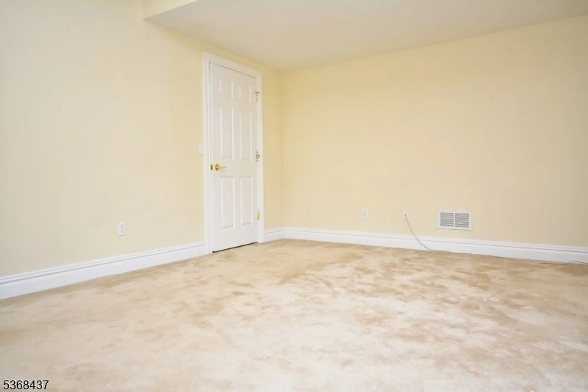 Property Slideshow image 20 of 30 | 35 schmidt cir, Watchung, NJ, 07069