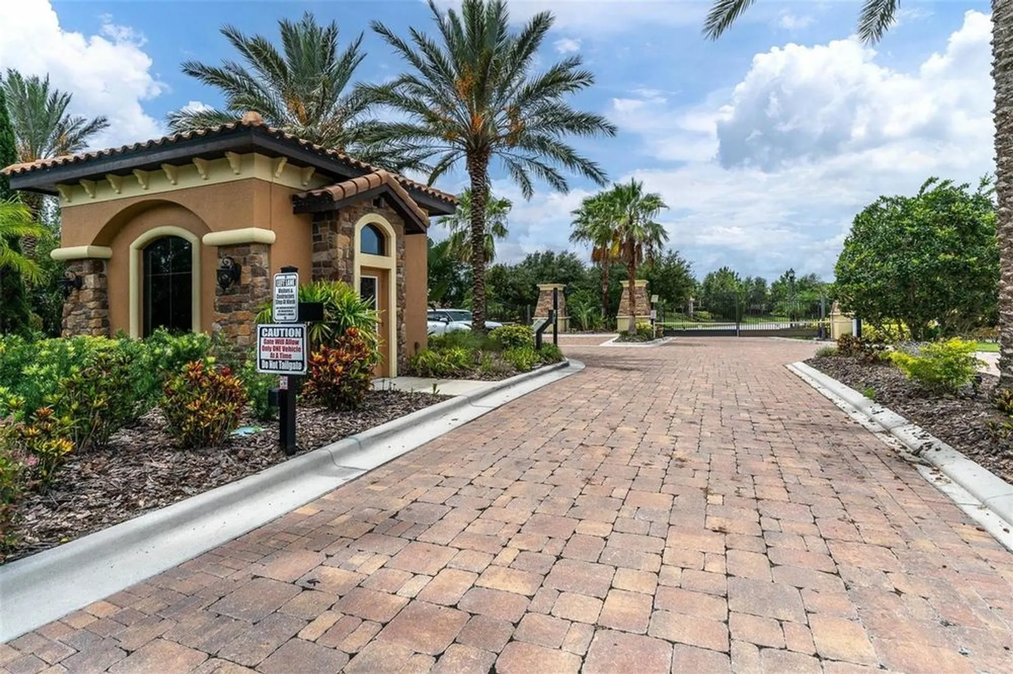 Property Slideshow image 4 of 64 | 3239 forsythia dr, Odessa, FL, 33556