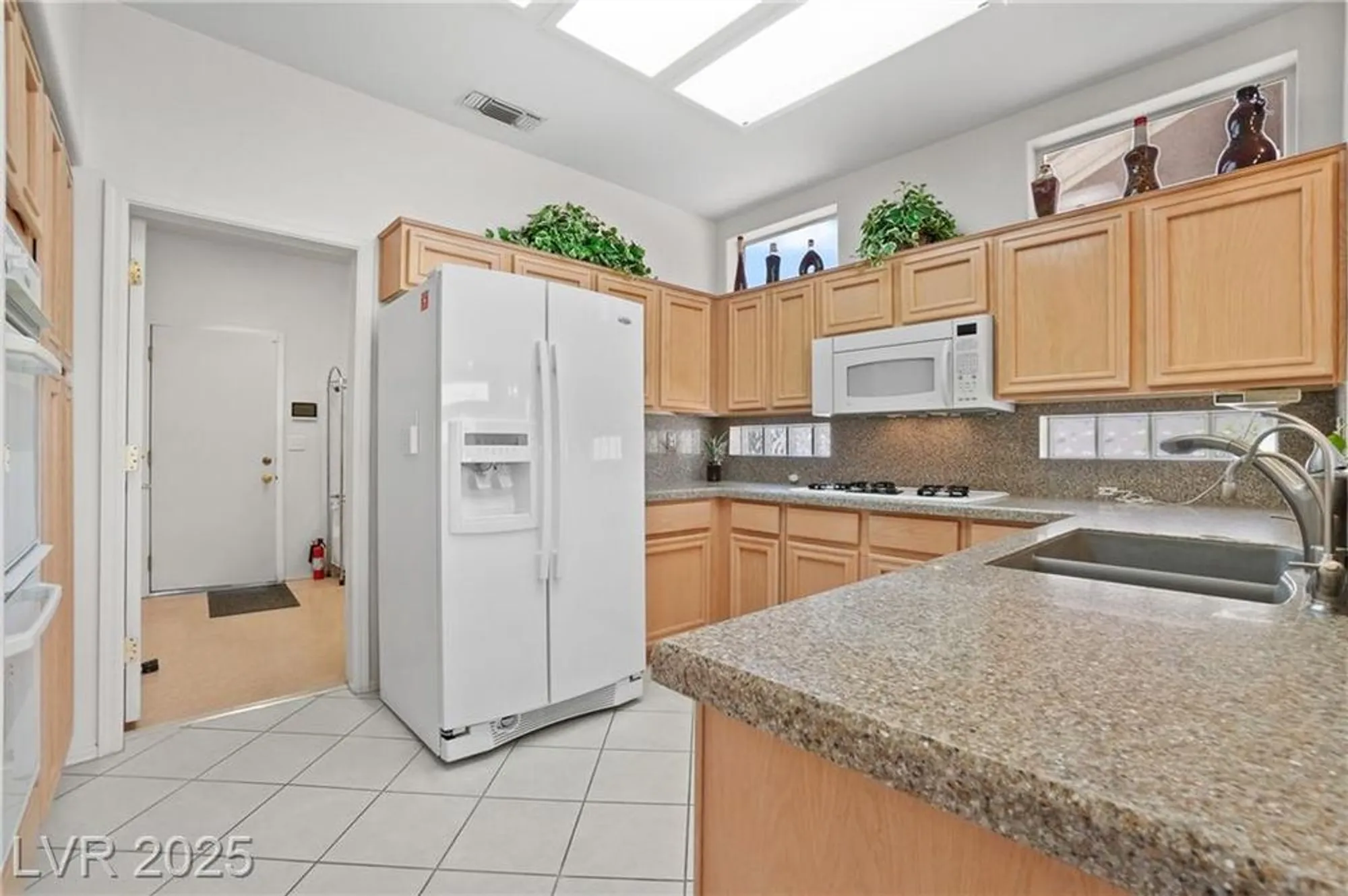 Property Slideshow image 13 of 49 | 10300 linfield pl, Las Vegas, NV, 89134