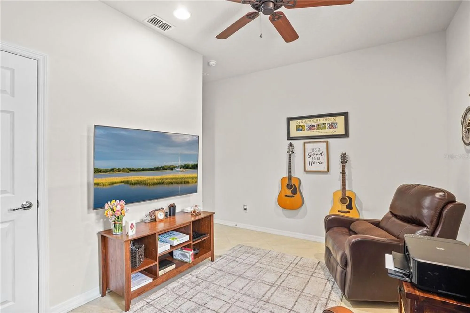 Property Slideshow image 27 of 53 | 329 alicante ct, Davenport, FL, 33837