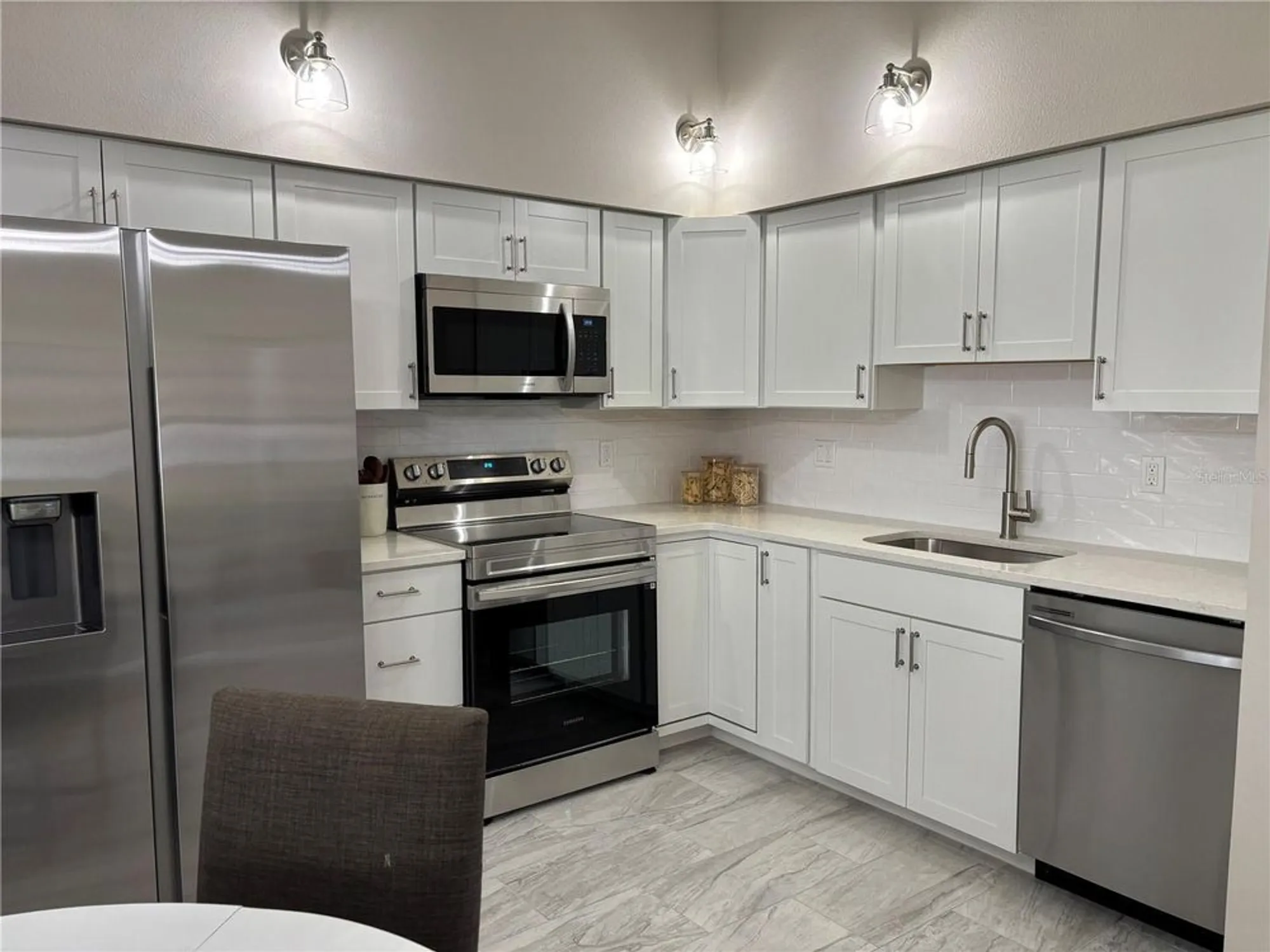 Property Slideshow image 10 of 21 | 3703 39th st w # 11, Bradenton, FL, 34205