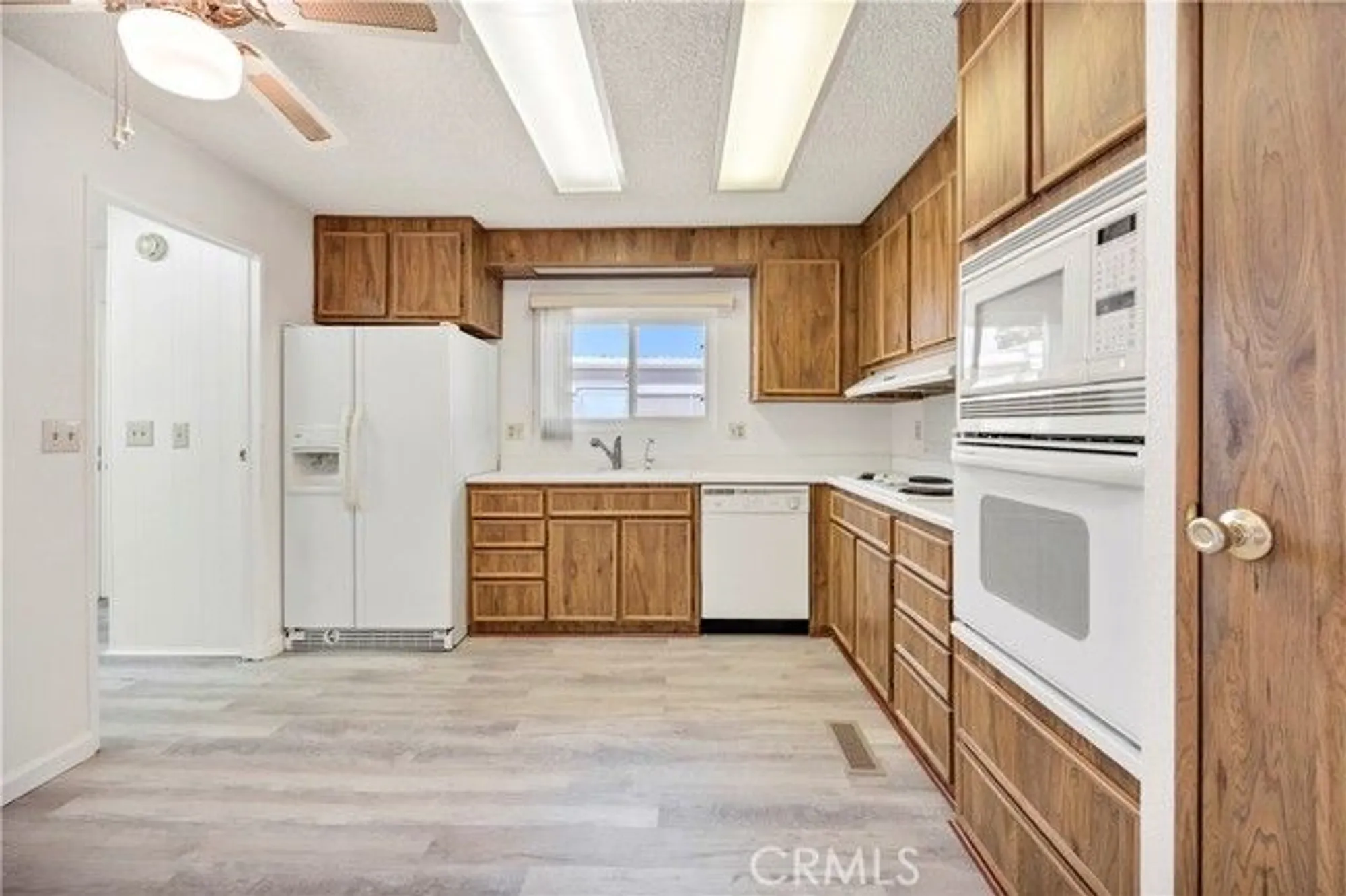 Property Slideshow image 10 of 34 | 2953 manzanita way, Hemet, CA, 92545