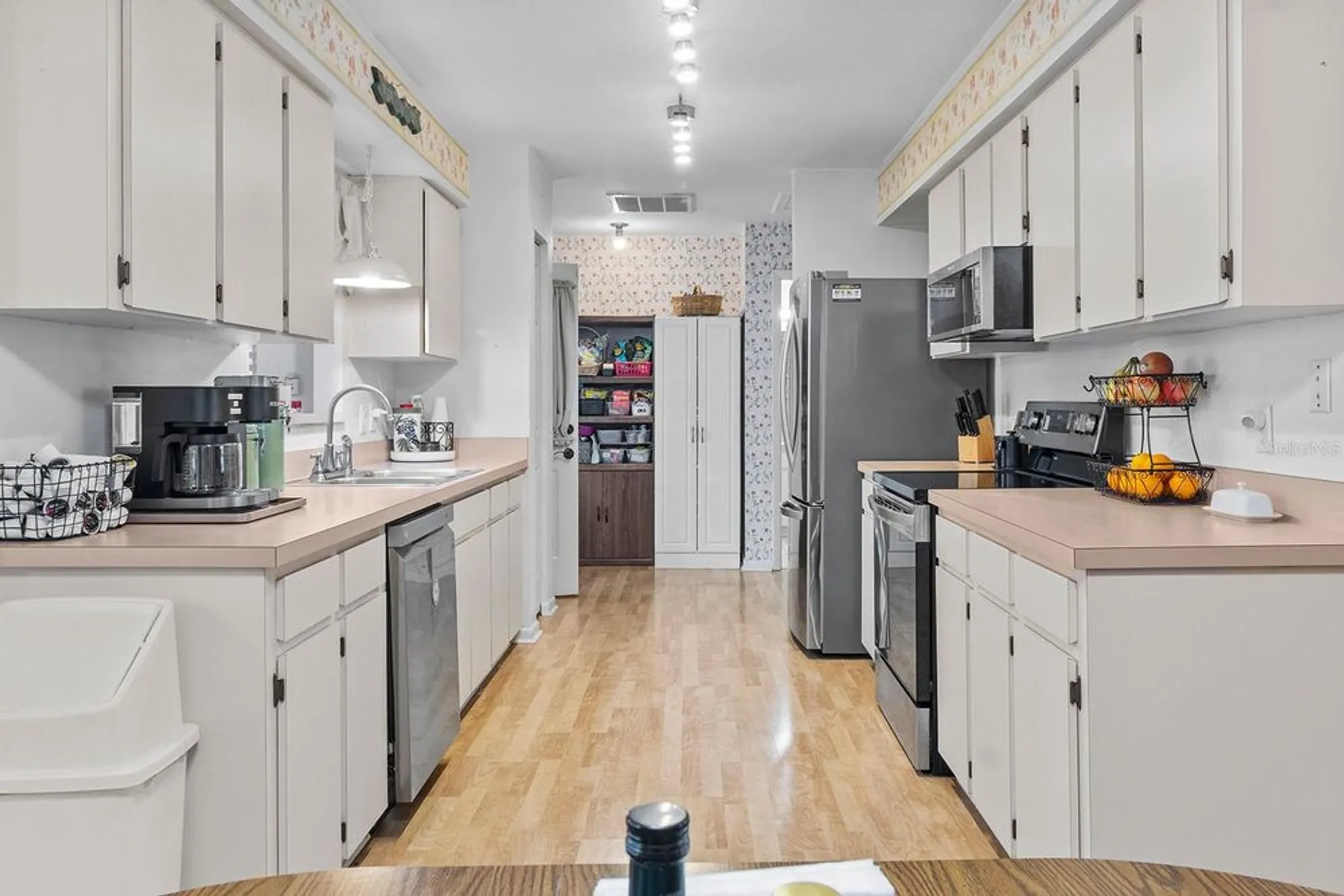 Property Slideshow image 5 of 33 | 4846 colonnades club blvd, Lakeland, FL, 33811