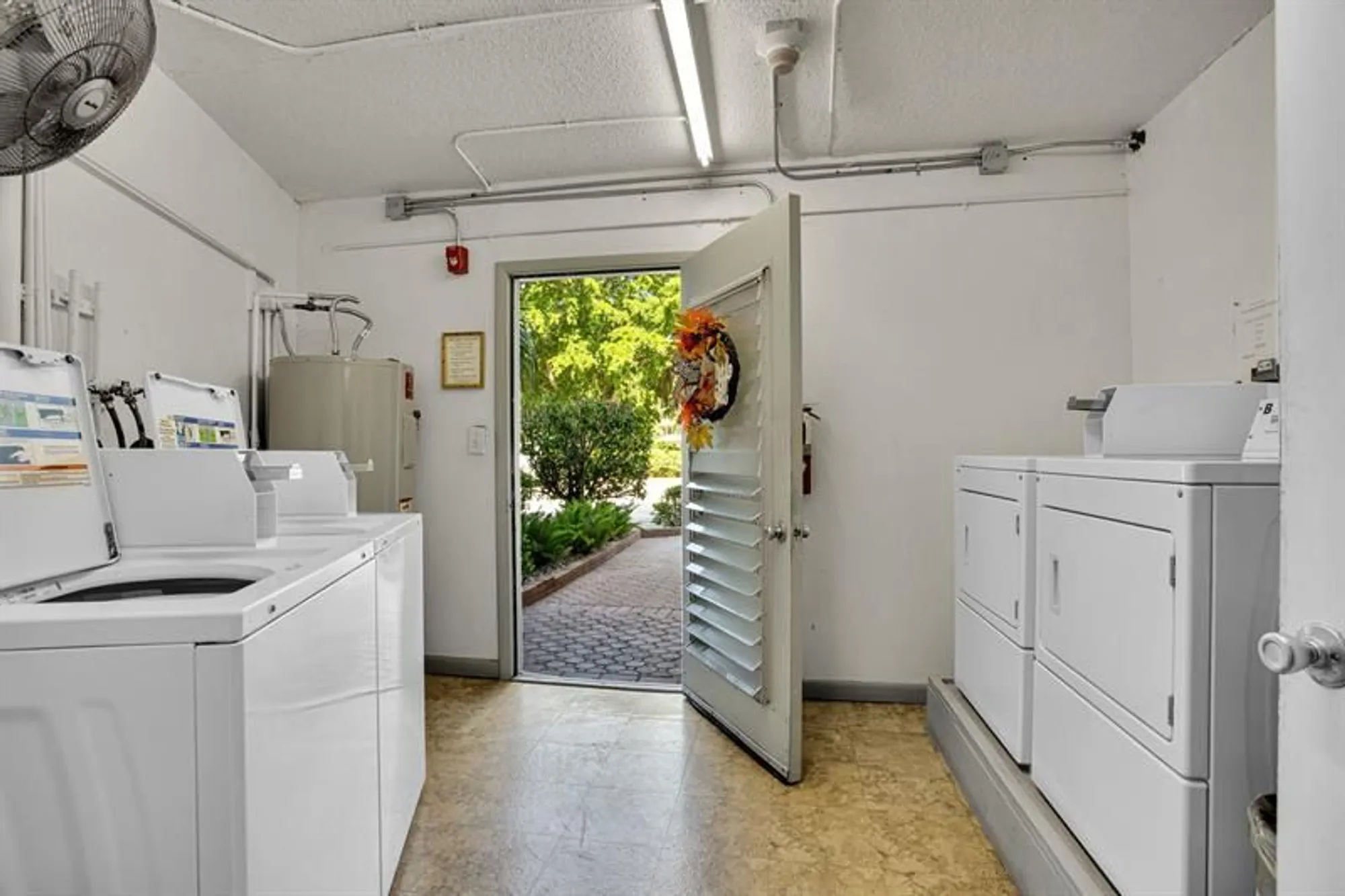 Property Slideshow image 31 of 32 | 3001 portofino isle l1, Coconut Creek, FL, 33066