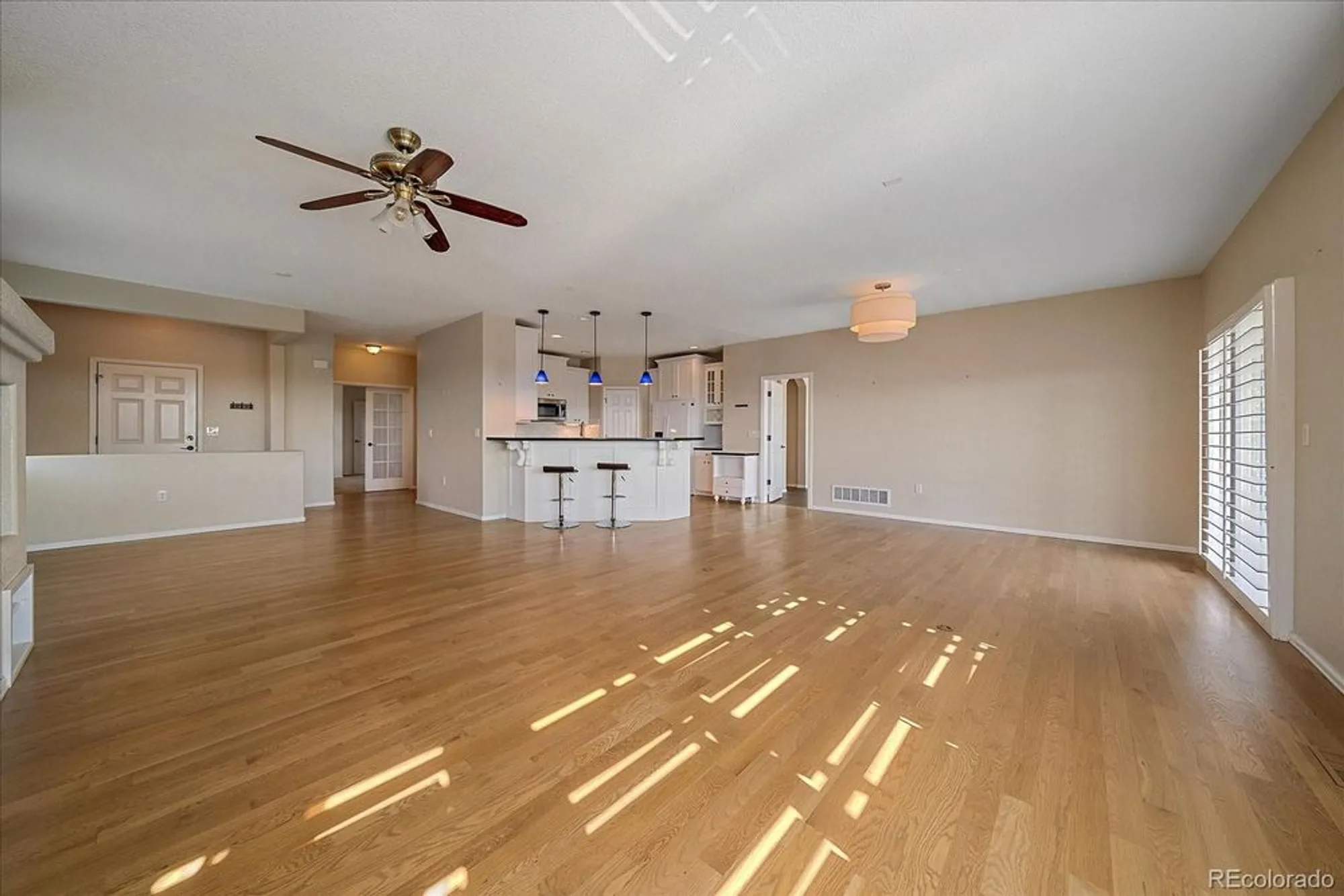 Property Slideshow image 9 of 43 | 22852 e david pl, Aurora, CO, 80016