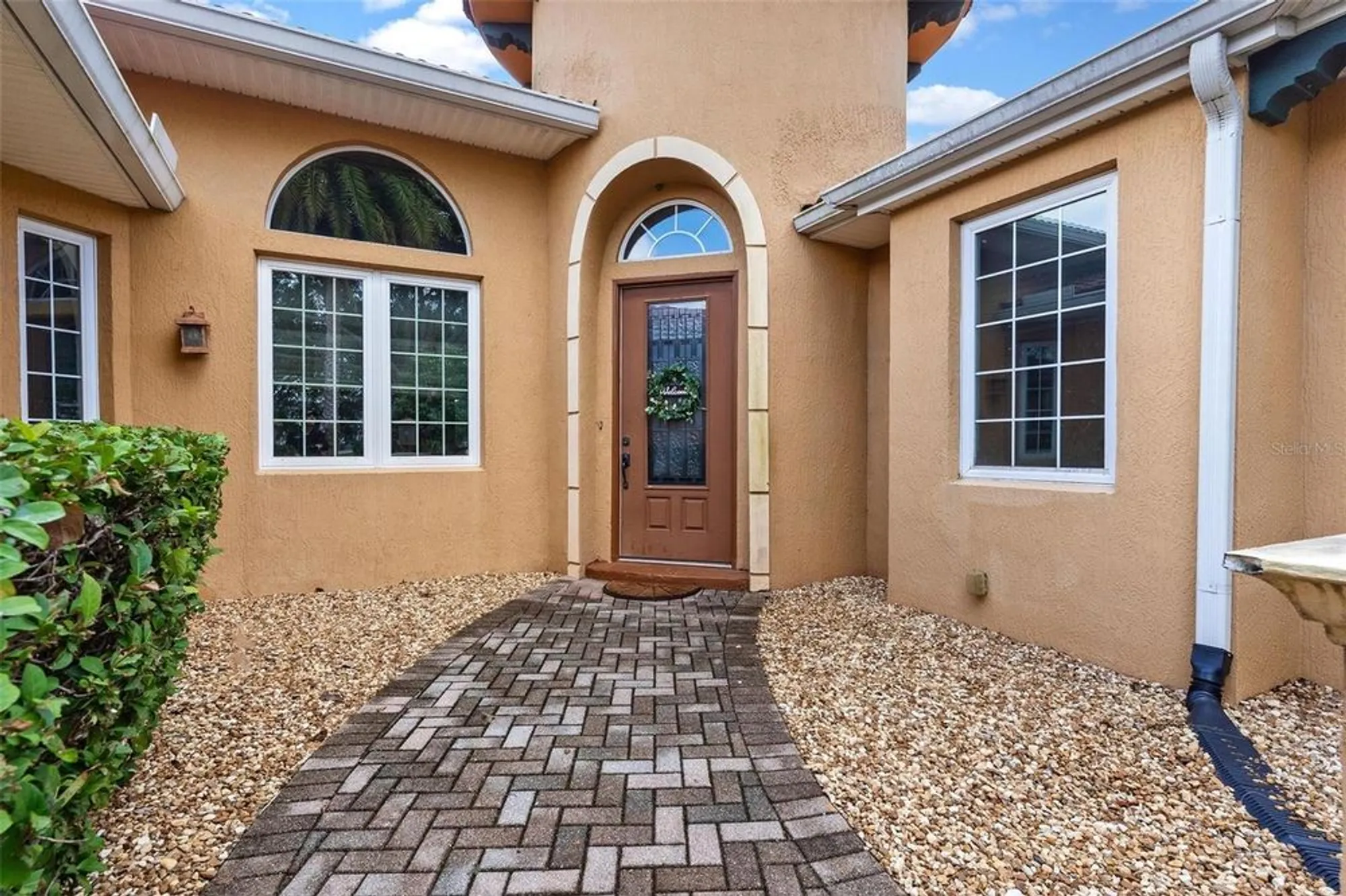 Property Slideshow image 4 of 47 | 38800 harborwoods pl, Lady Lake, FL, 32159