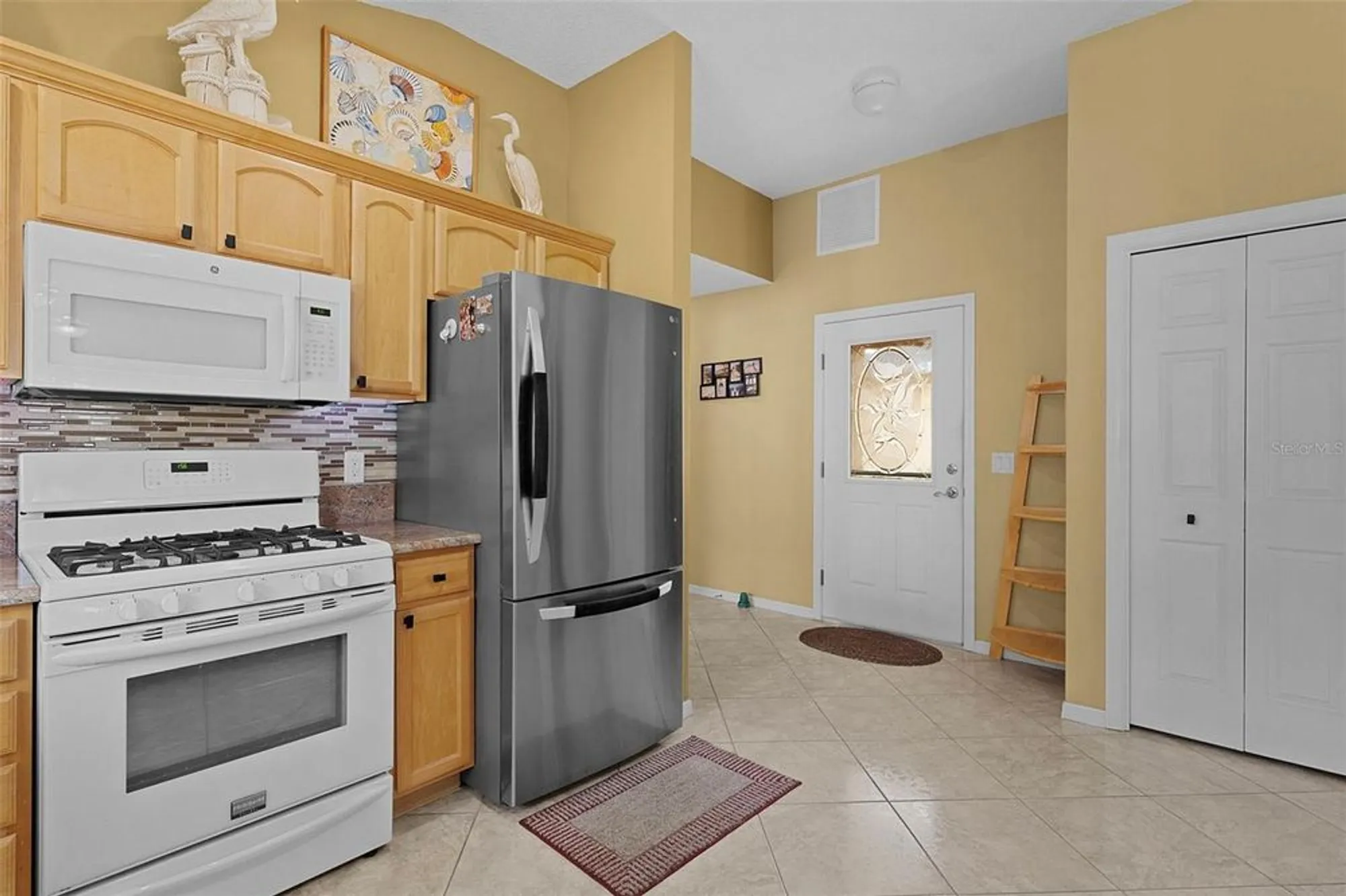 Property Slideshow image 8 of 36 | 1537 barnwell pl, The Villages, FL, 32162