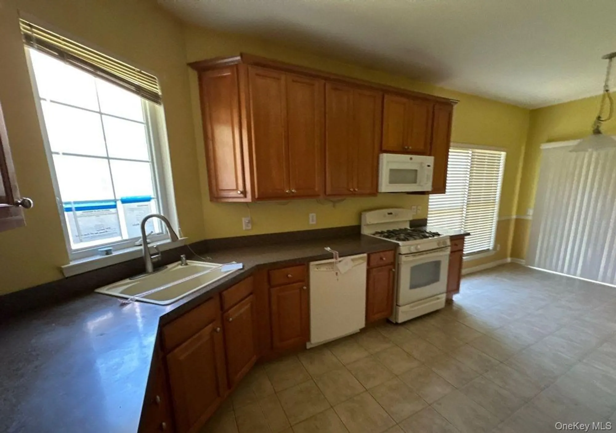 Property Slideshow image 7 of 16 | 68 louden loop, Mount Sinai, NY, 11766