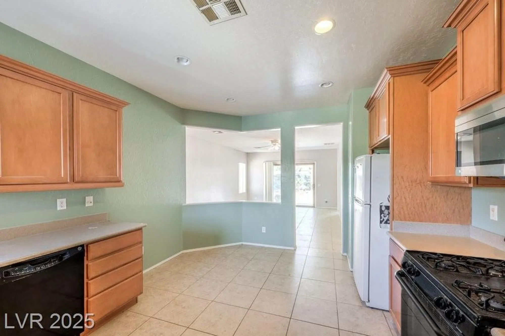 Property Slideshow image 12 of 36 | 5960 wheat penny ave, Las Vegas, NV, 89122