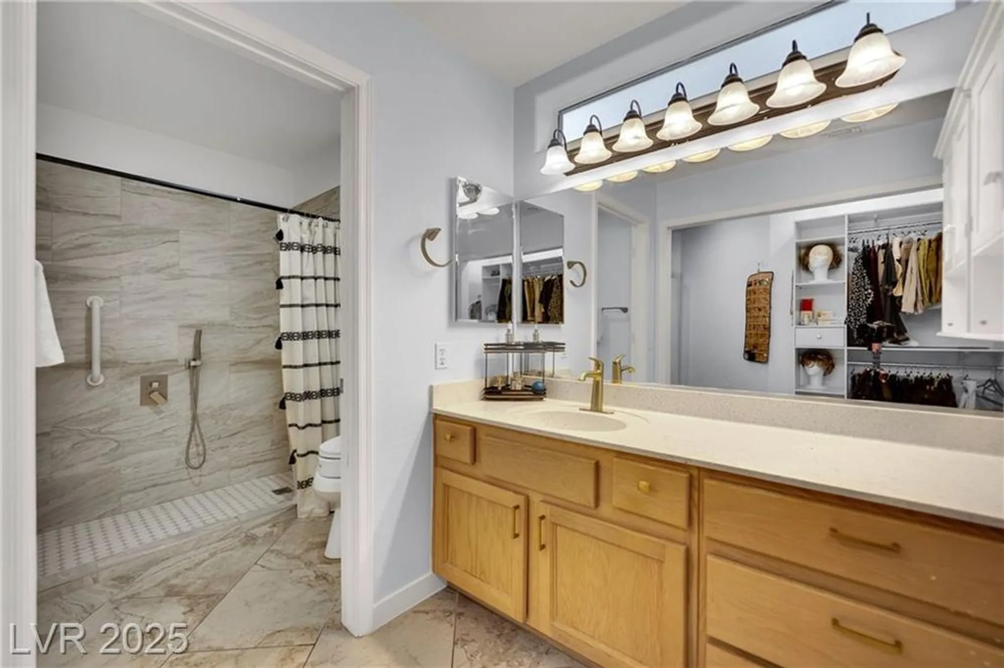 Property Slideshow image 17 of 28 | 2409 indigo valley st, Las Vegas, NV, 89134