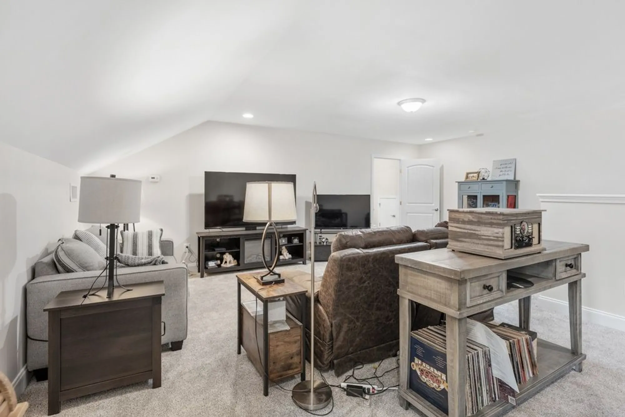 Property Slideshow image 33 of 71 | 240 glennister ct, Gallatin, TN, 37066