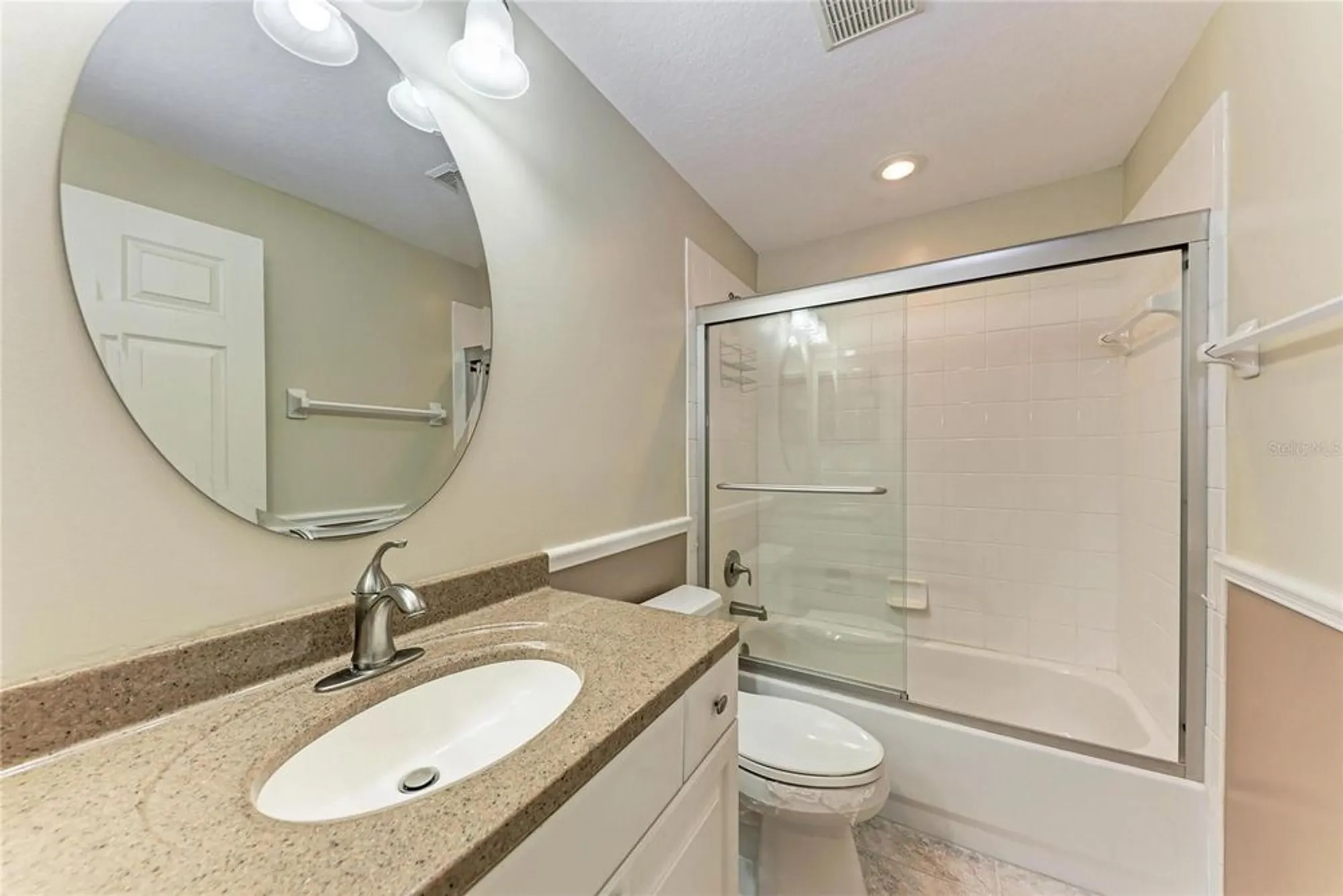 Property Slideshow image 15 of 57 | 6817 fairview ter # 24-101, Bradenton, FL, 34203