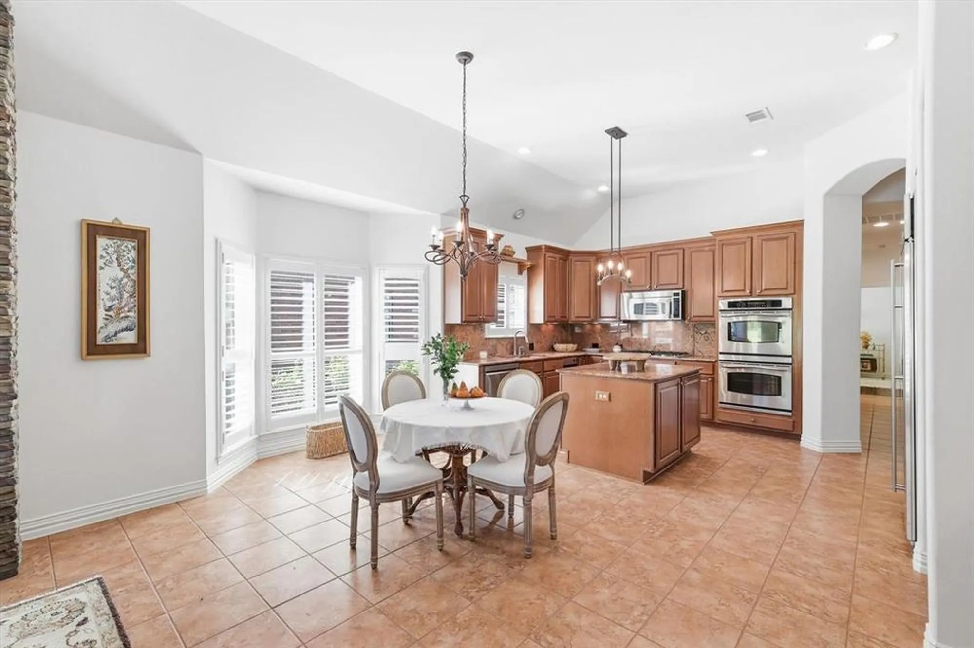 Property Slideshow image 13 of 39 | 9501 grandview dr, Denton, TX, 76207