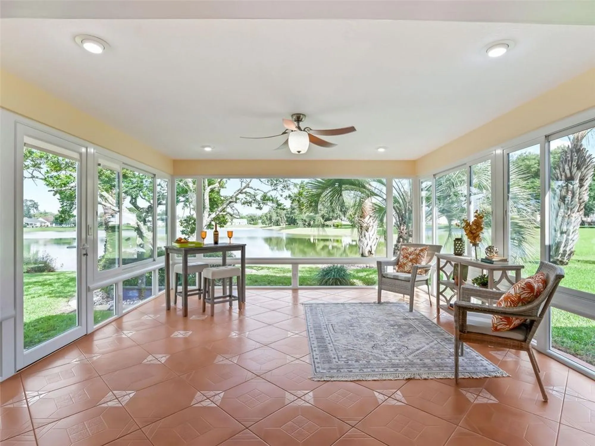 Property Slideshow image 13 of 51 | 1013 del rio dr, Lady Lake, FL, 32159