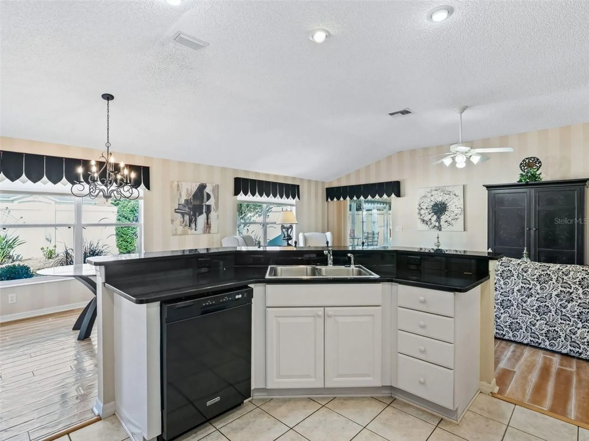 Property Slideshow image 11 of 37 | 2879 remington rd, The Villages, FL, 32162