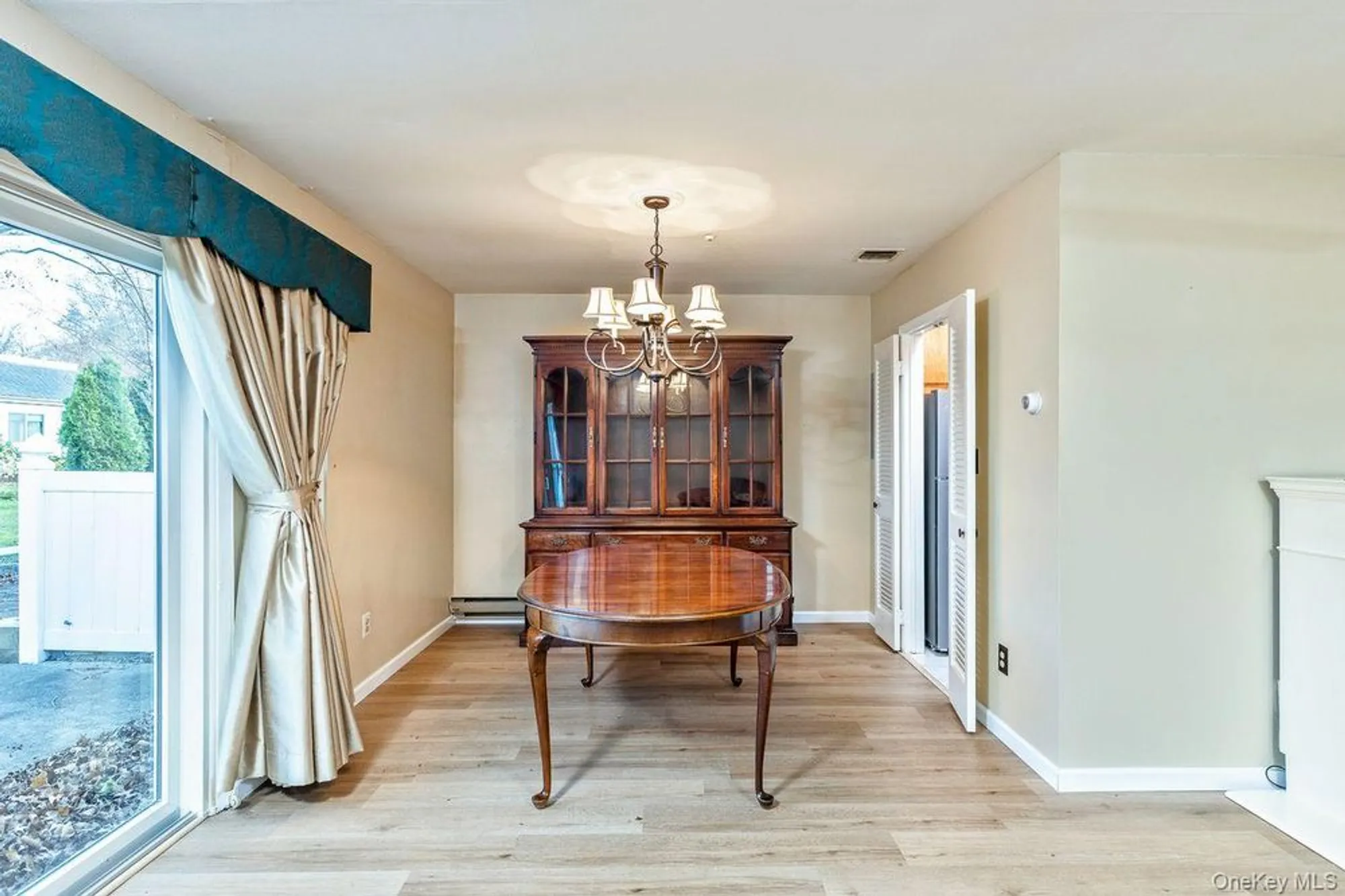 Property Slideshow image 10 of 31 | 705 cabot ct, Saint James, NY, 11780
