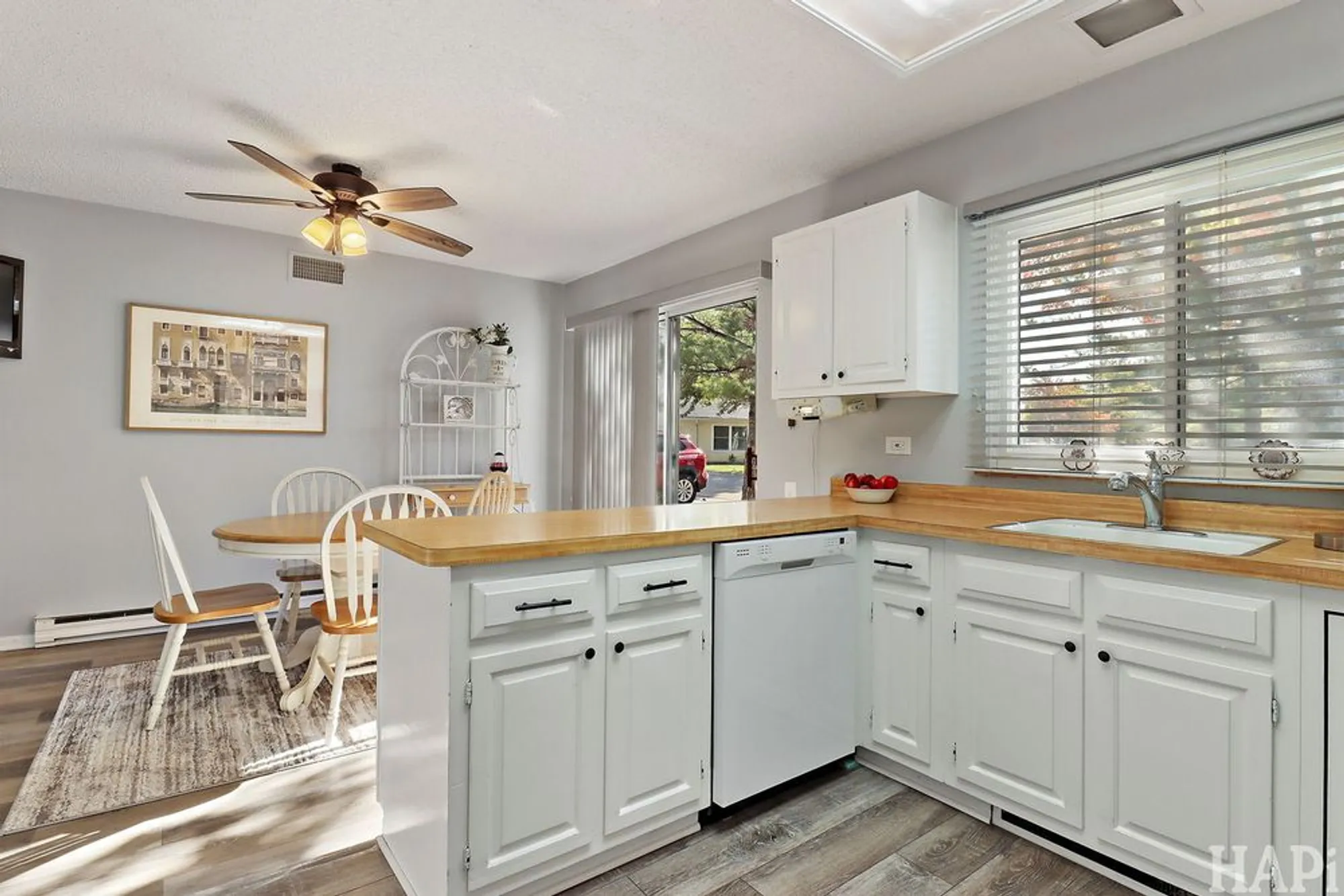Property Slideshow image 13 of 28 | 7216 oxford cir # 230, Fox Lake, IL, 60020