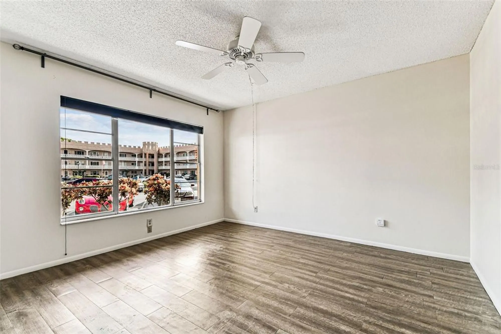 Property Slideshow image 13 of 73 | 2466 ecuadorian way apt 6, Clearwater, FL, 33763