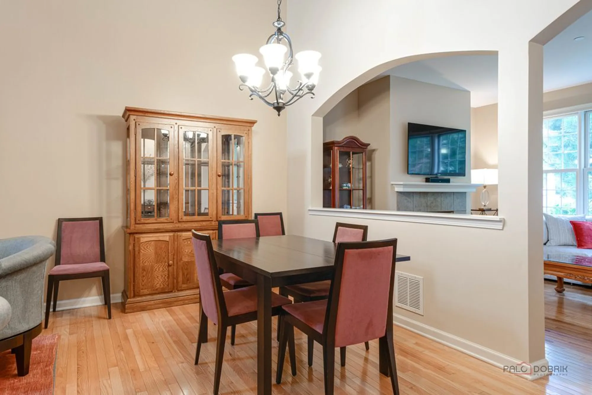 Property Slideshow image 10 of 36 | 1834 torrey pkwy, Libertyville, IL, 60048