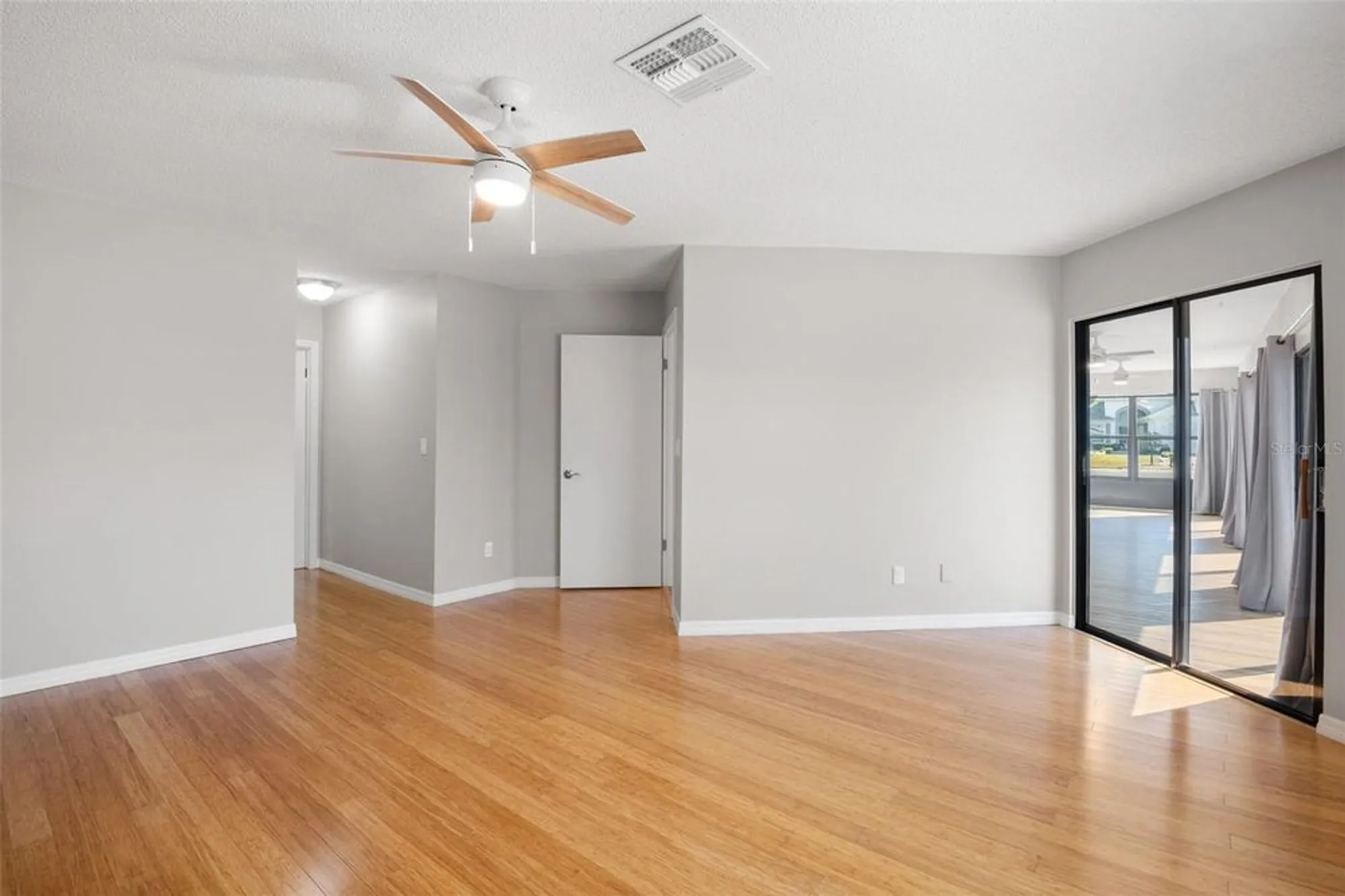 Property Slideshow image 18 of 51 | 302 linger ln, Sun City Center, FL, 33573