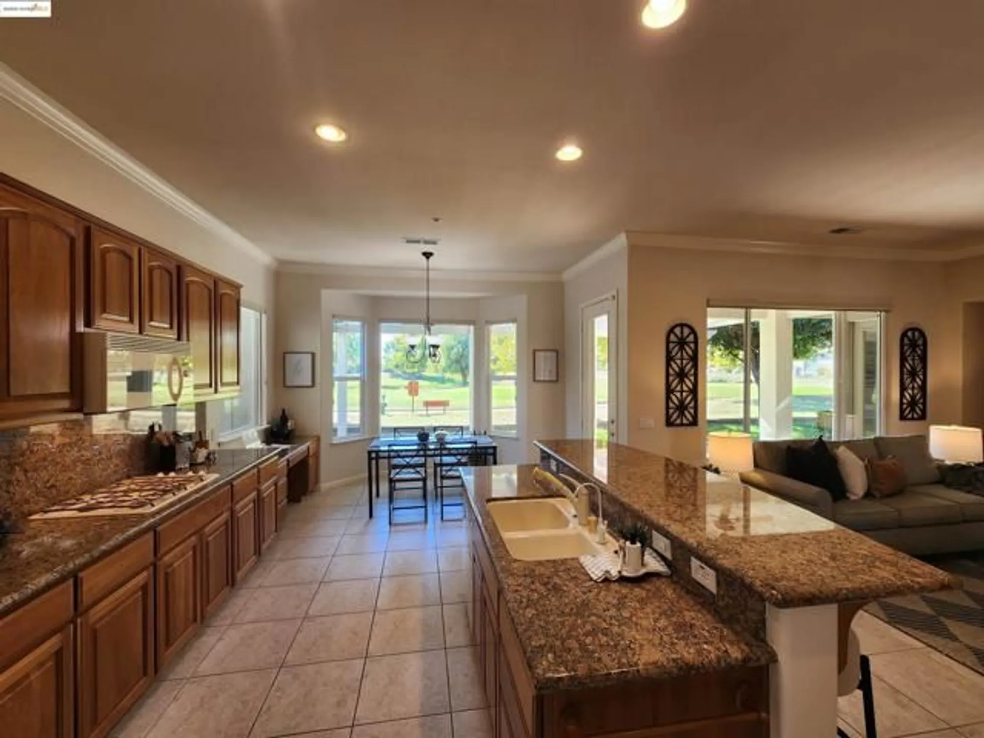 Property Slideshow image 16 of 49 | 930 suntan ln, Brentwood, CA, 94513