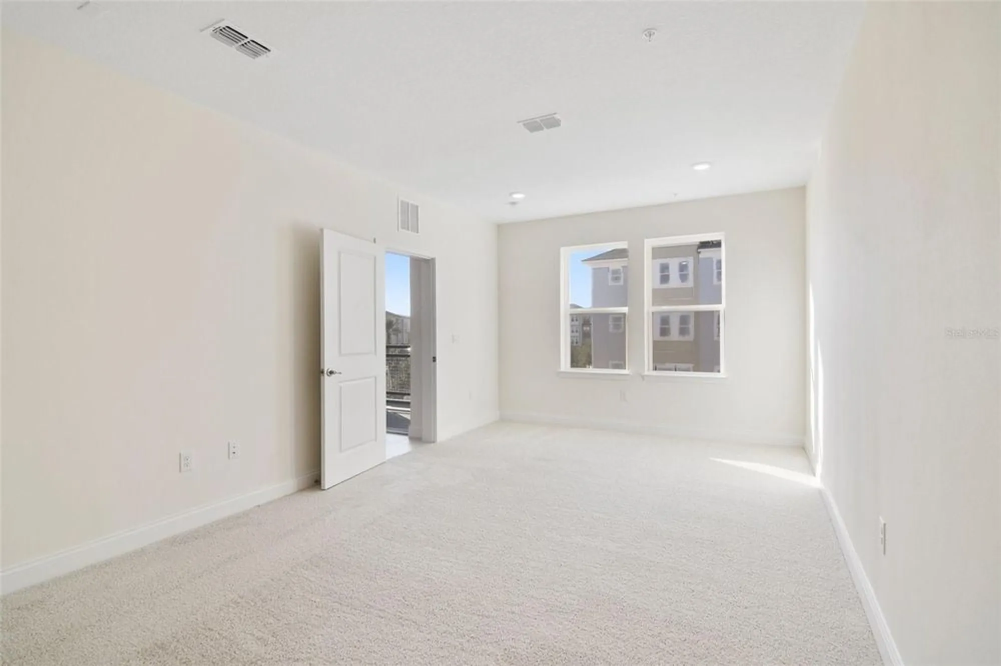 Property Slideshow image 11 of 20 | 7557 laureate blvd unit 6301, Orlando, FL, 32827