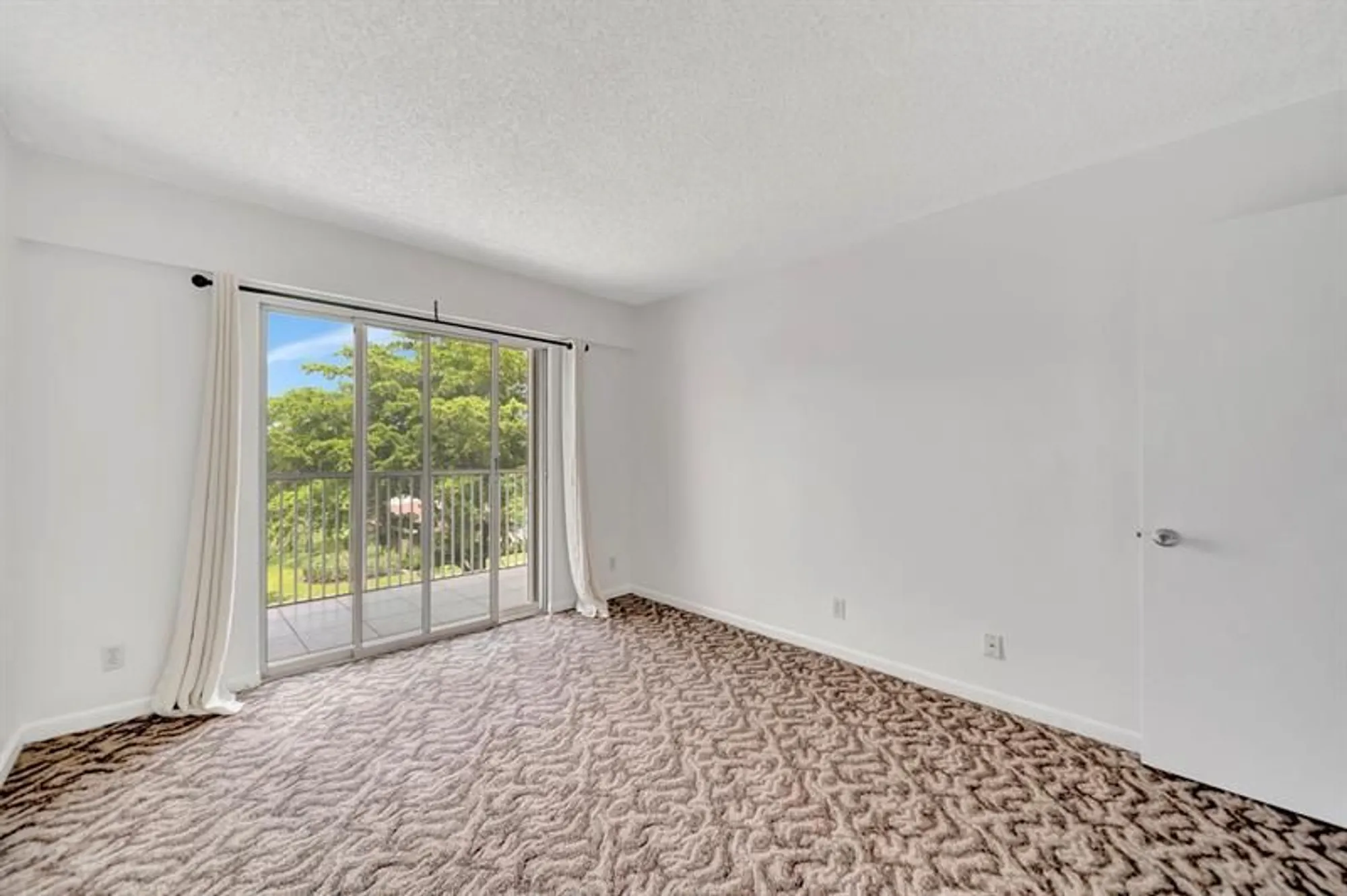 Property Slideshow image 42 of 56 | 13250 sw 7th ct apt 402l, Pembroke Pines, FL, 33027