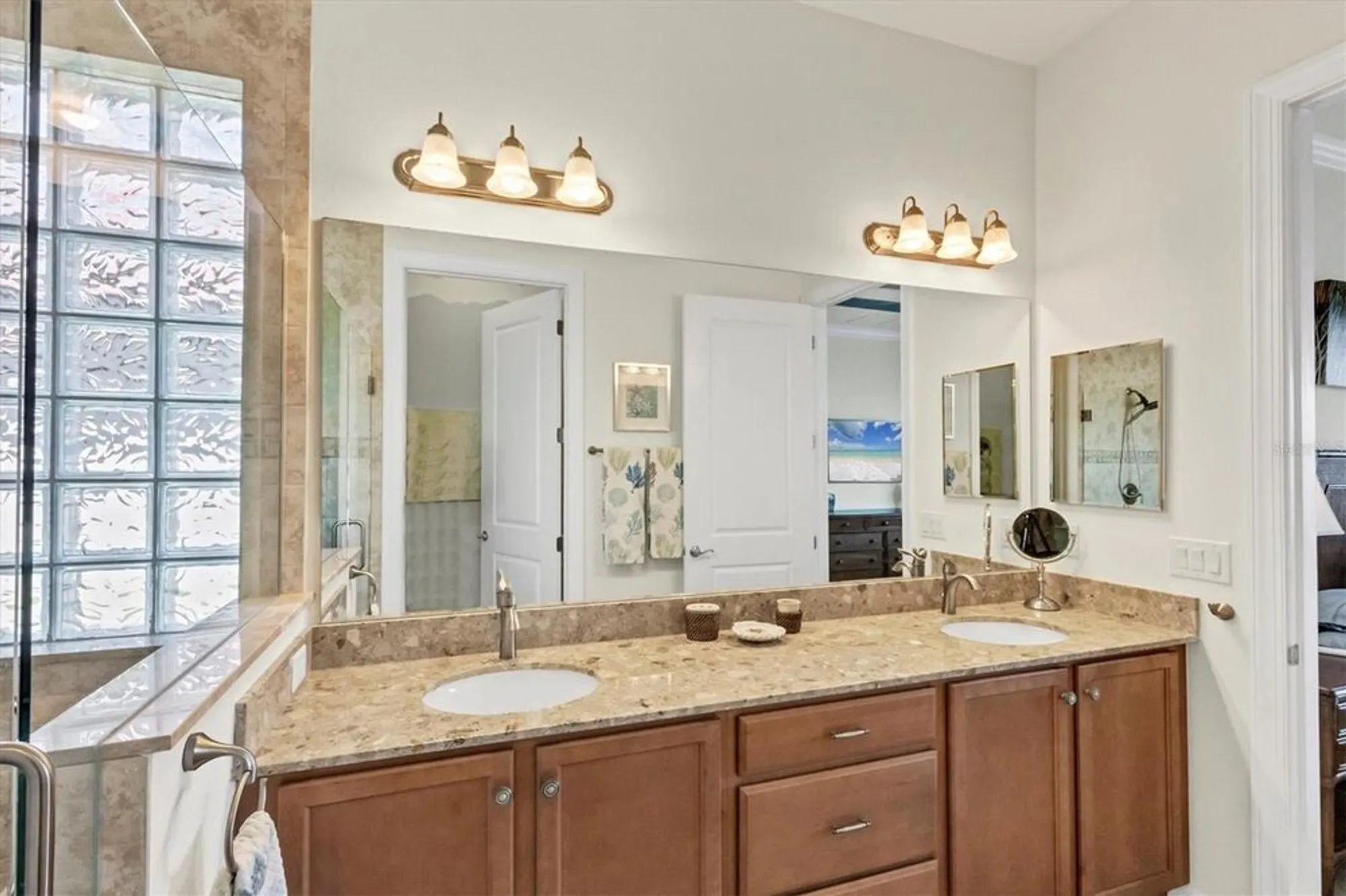 Property Slideshow image 27 of 73 | 10412 crooked creek dr, Venice, FL, 34293