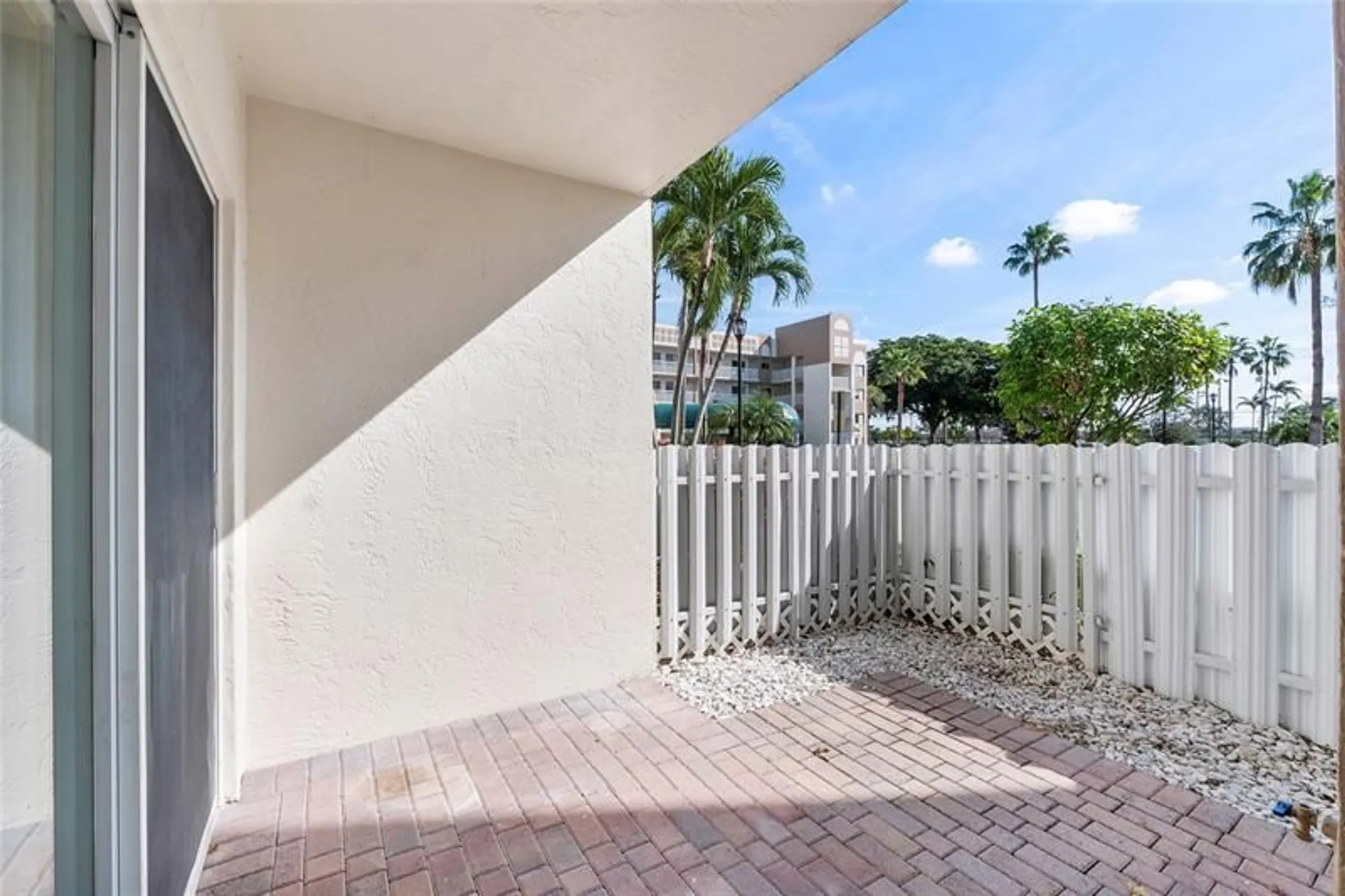 Property Slideshow image 6 of 73 | 7763 southampton ter 102, Tamarac, FL, 33321