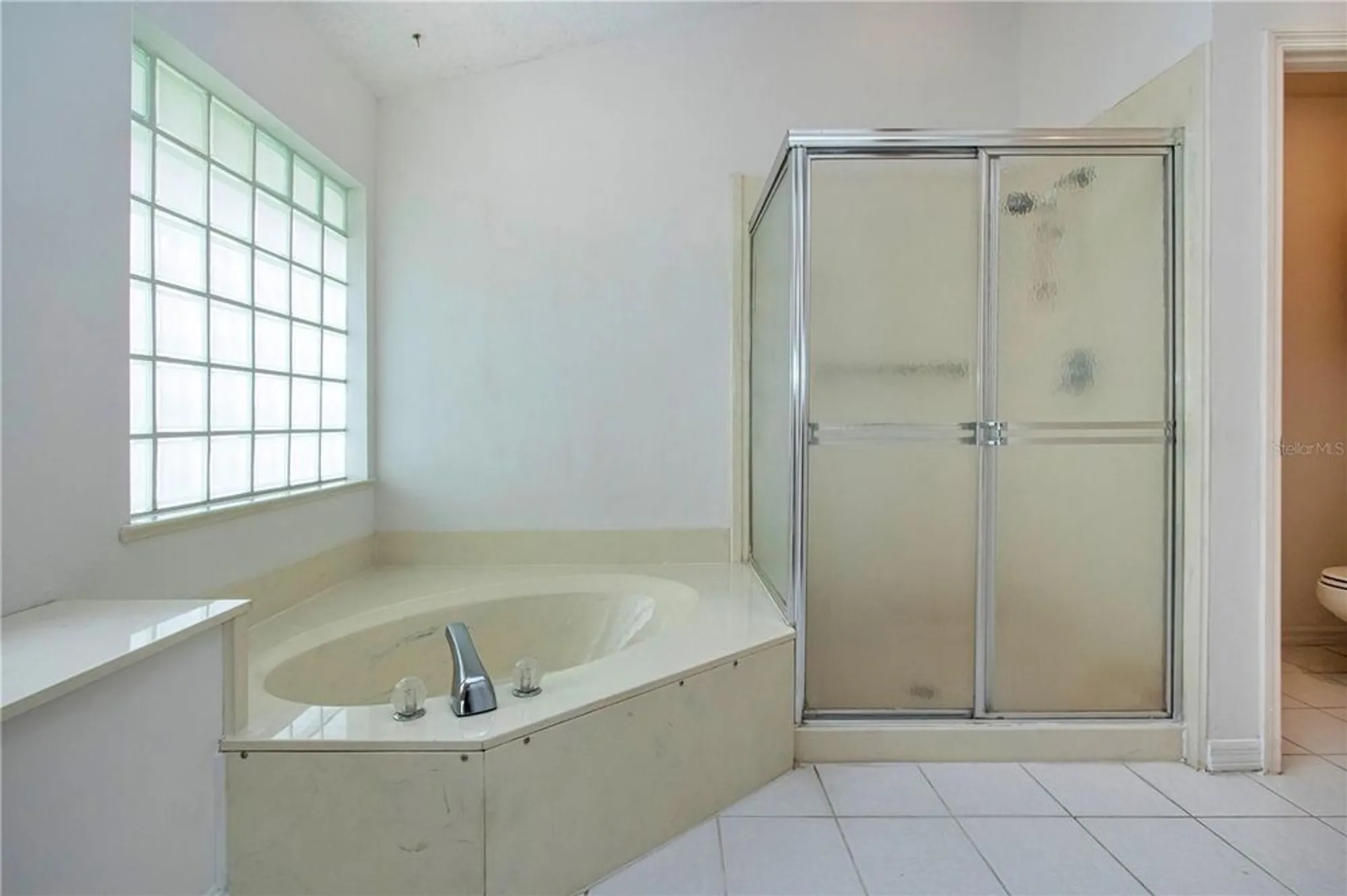 Property Slideshow image 31 of 60 | 2016 new bedford dr, Sun City Center, FL, 33573