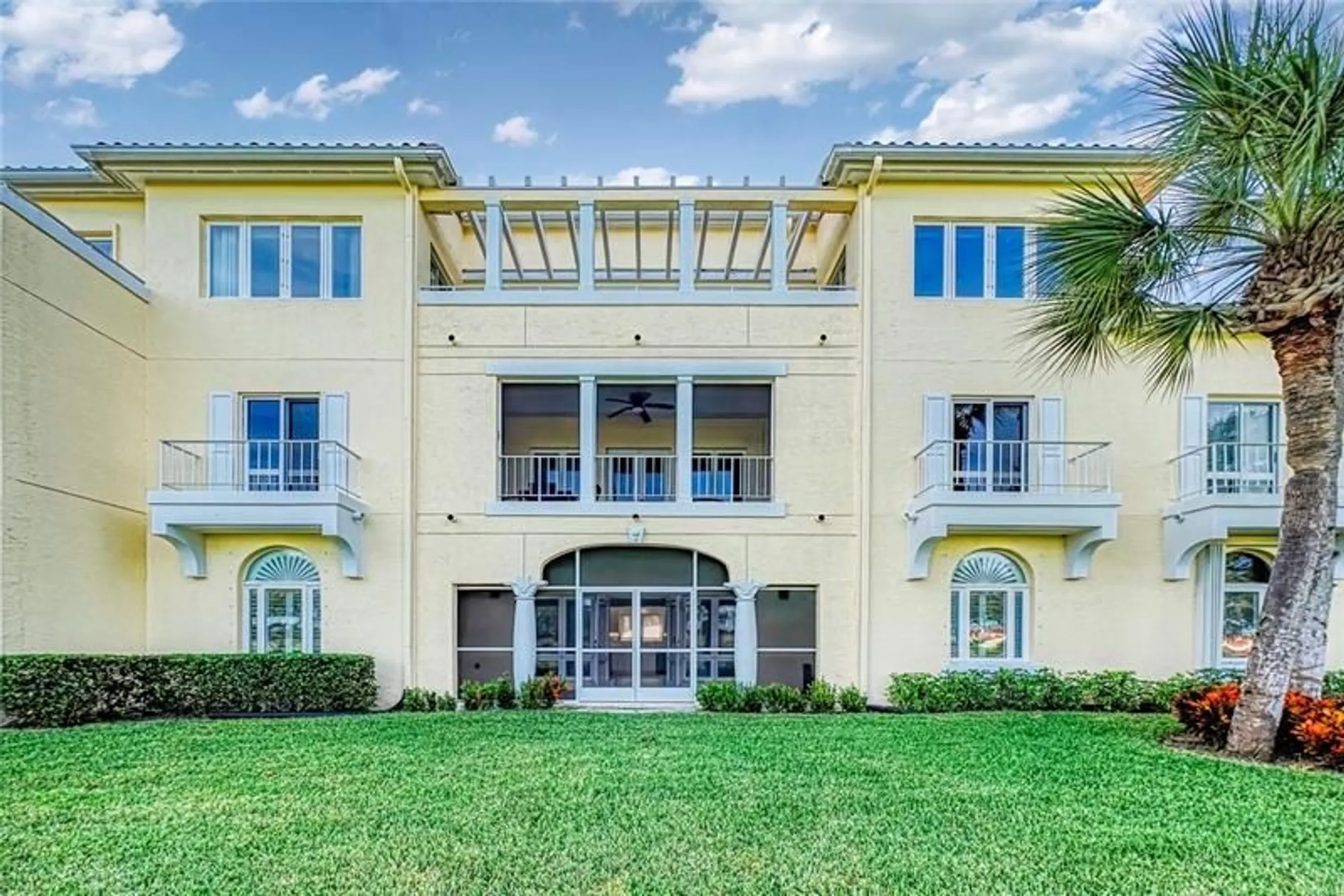 Property Slideshow image 25 of 29 | 5060 harmony cir apt 104, Vero Beach, FL, 32967