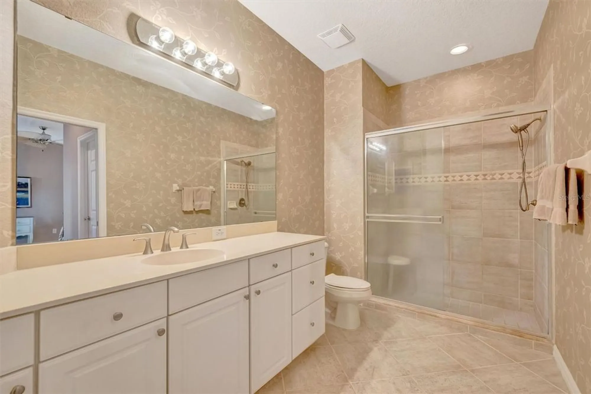 Property Slideshow image 22 of 37 | 4265 cascade falls dr, Sarasota, FL, 34243