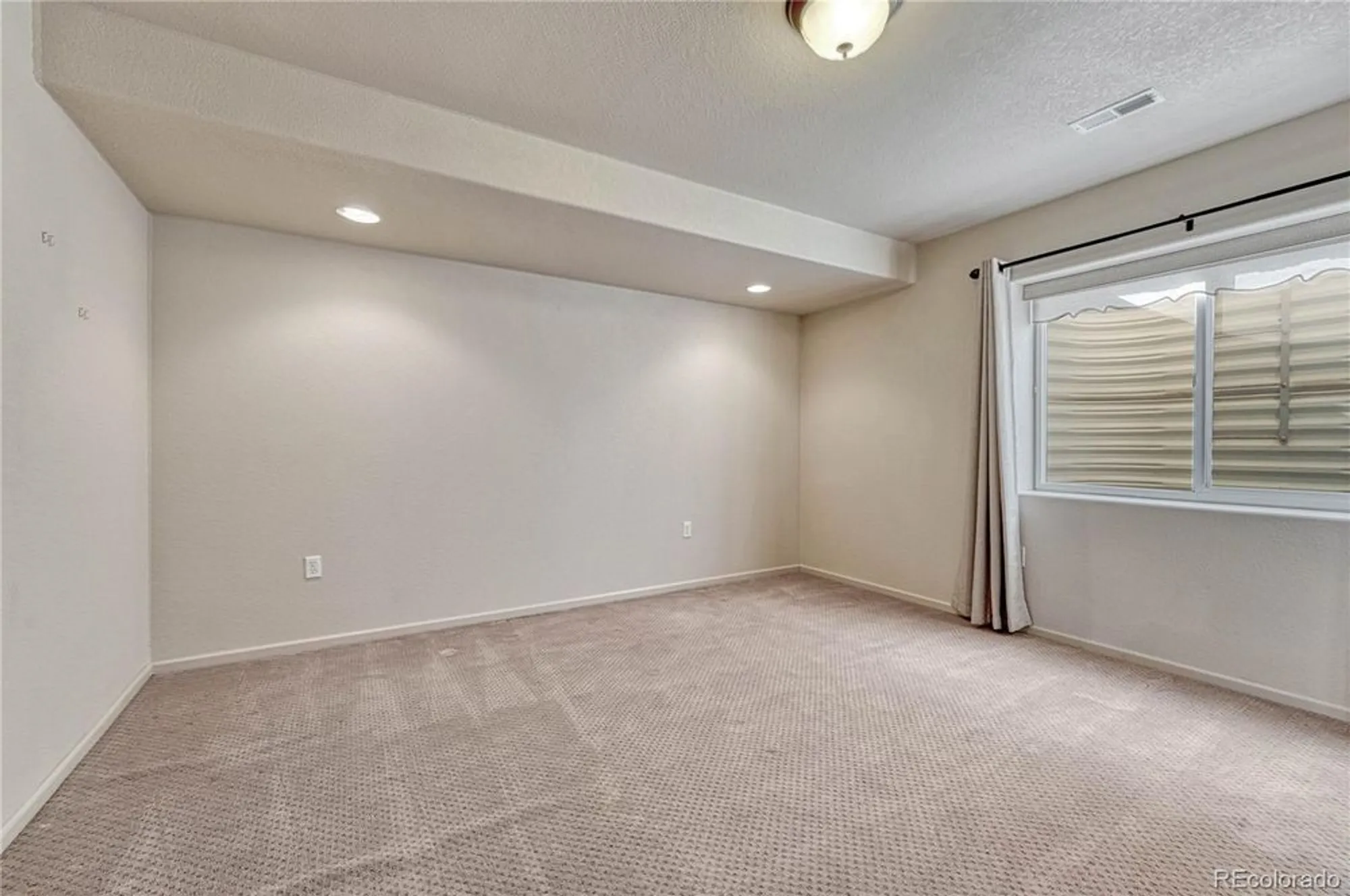 Property Slideshow image 31 of 46 | 8107 s catawba ct, Aurora, CO, 80016