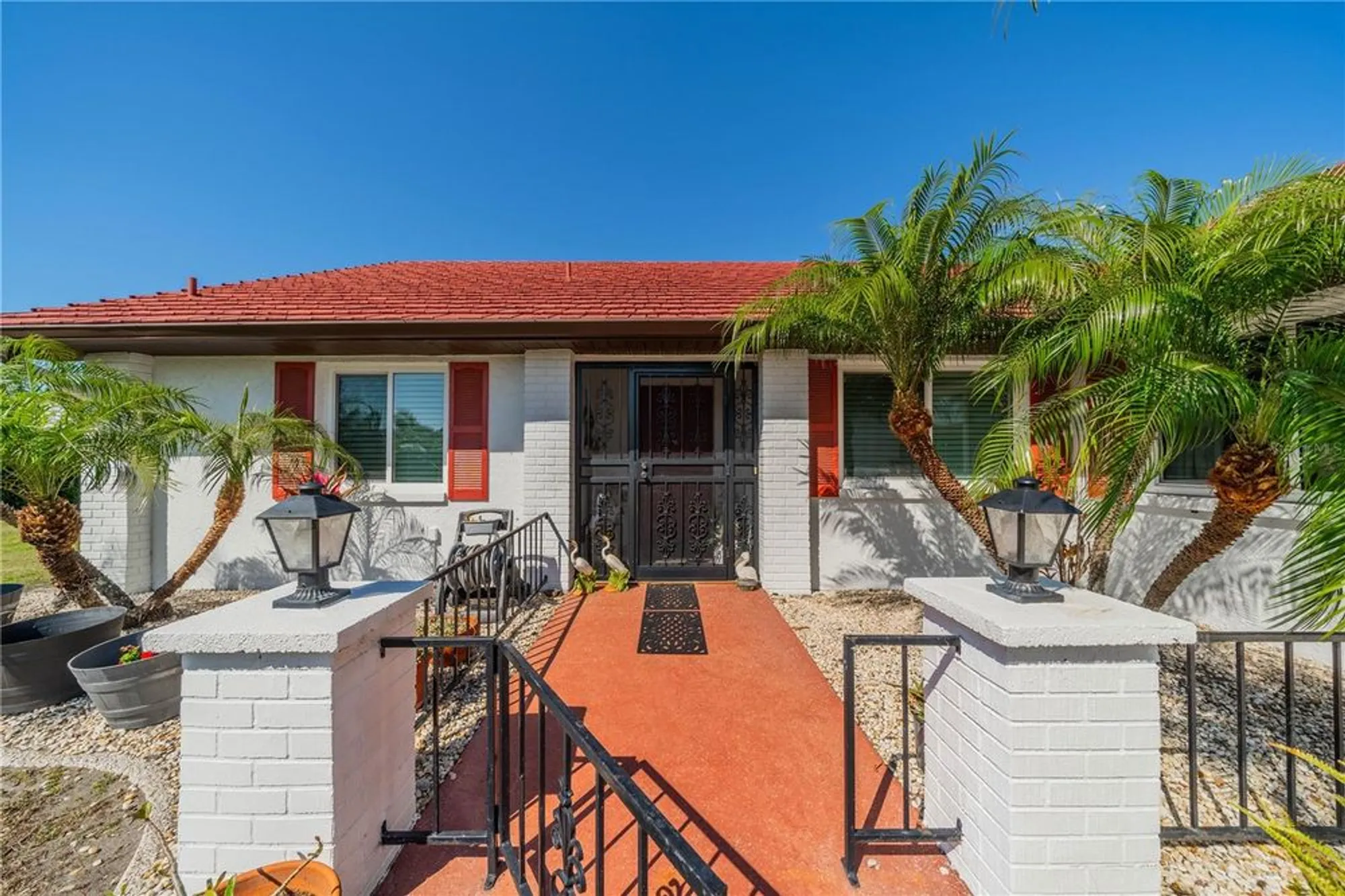 Property Slideshow image 10 of 37 | 1723 wolf laurel dr, Sun City Center, FL, 33573