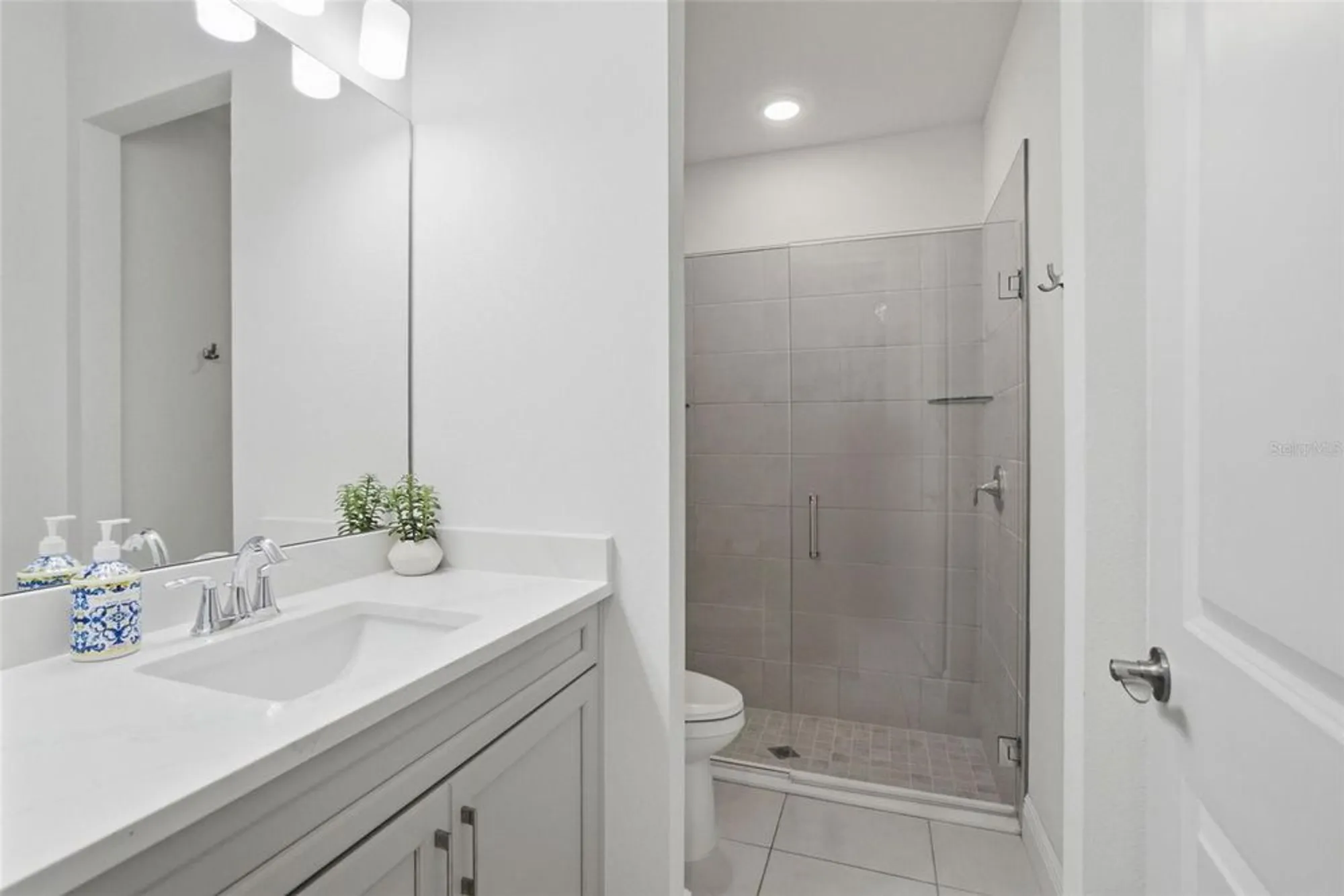 Property Slideshow image 38 of 71 | 5027 kiva cir, Bradenton, FL, 34211