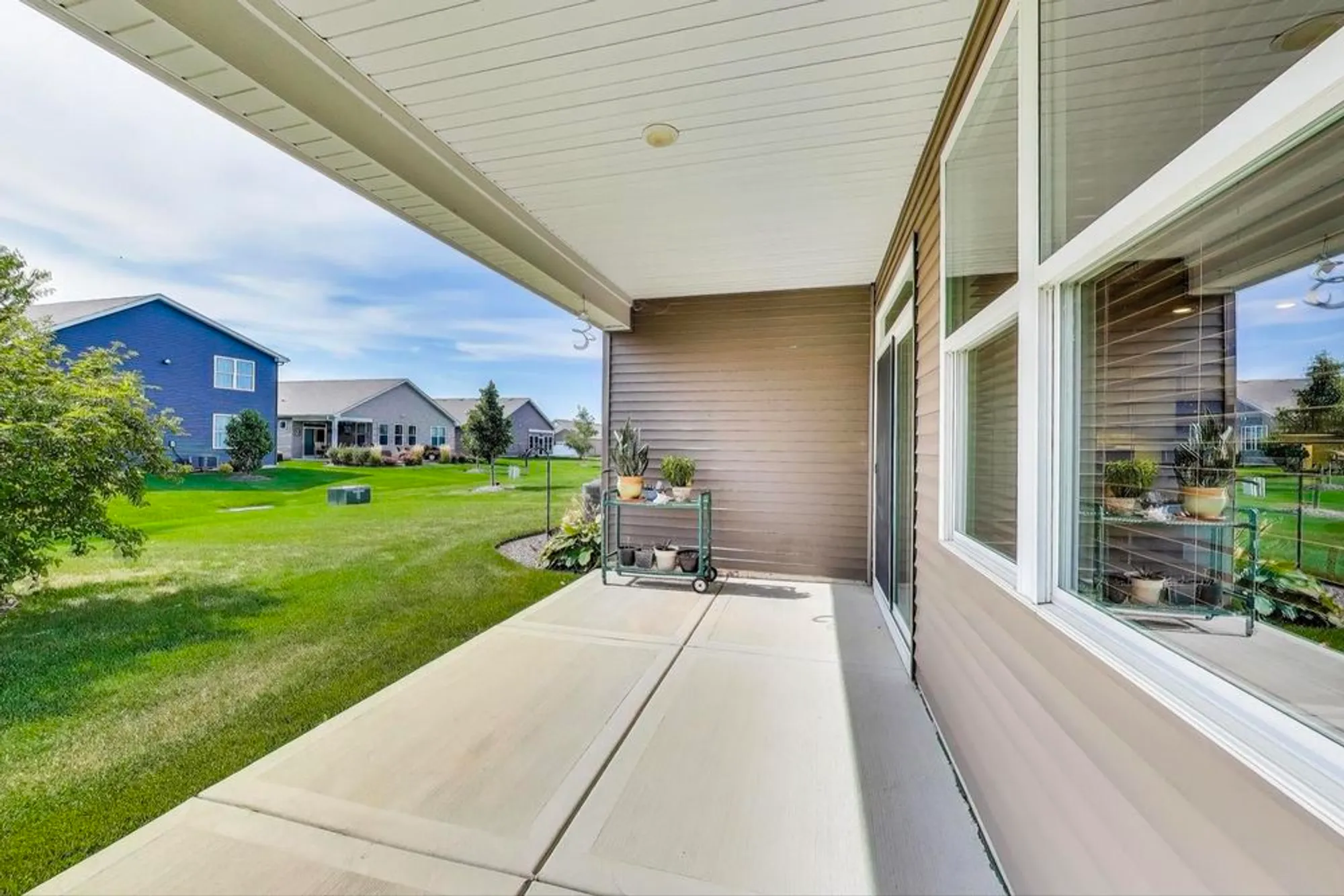 Property Slideshow image 25 of 30 | 2358 cannon dr, Pingree Grove, IL, 60140