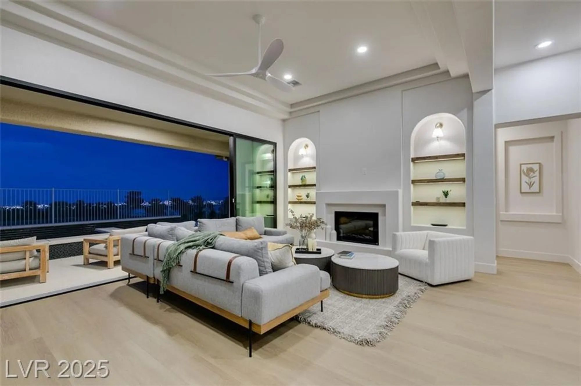 Property Slideshow image 3 of 39 | 2104 hot oak ridge st, Las Vegas, NV, 89134