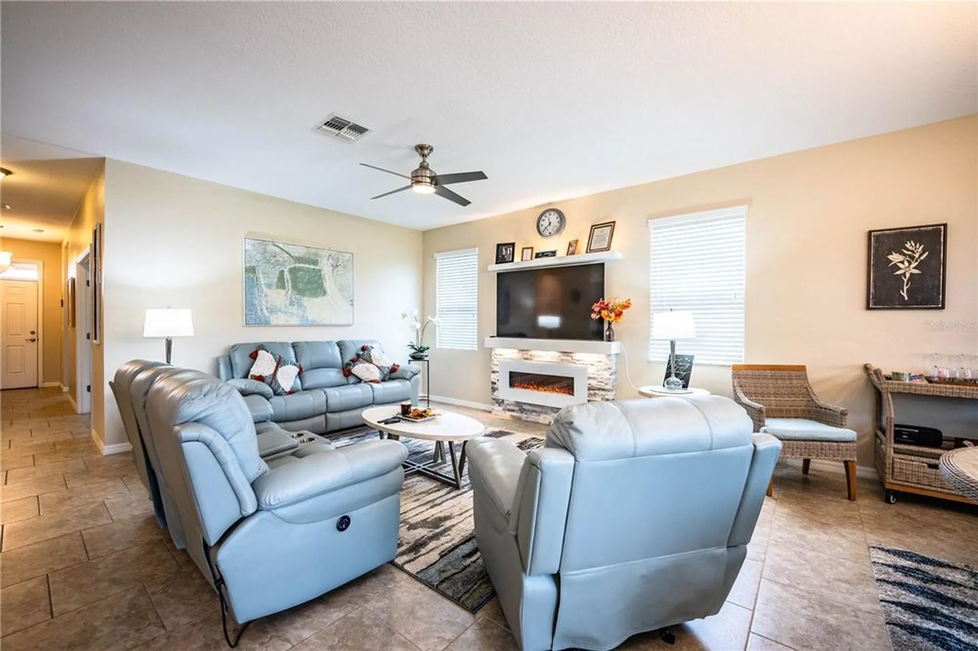 Property Slideshow image 13 of 47 | 2778 canyon crest dr, Lakeland, FL, 33811