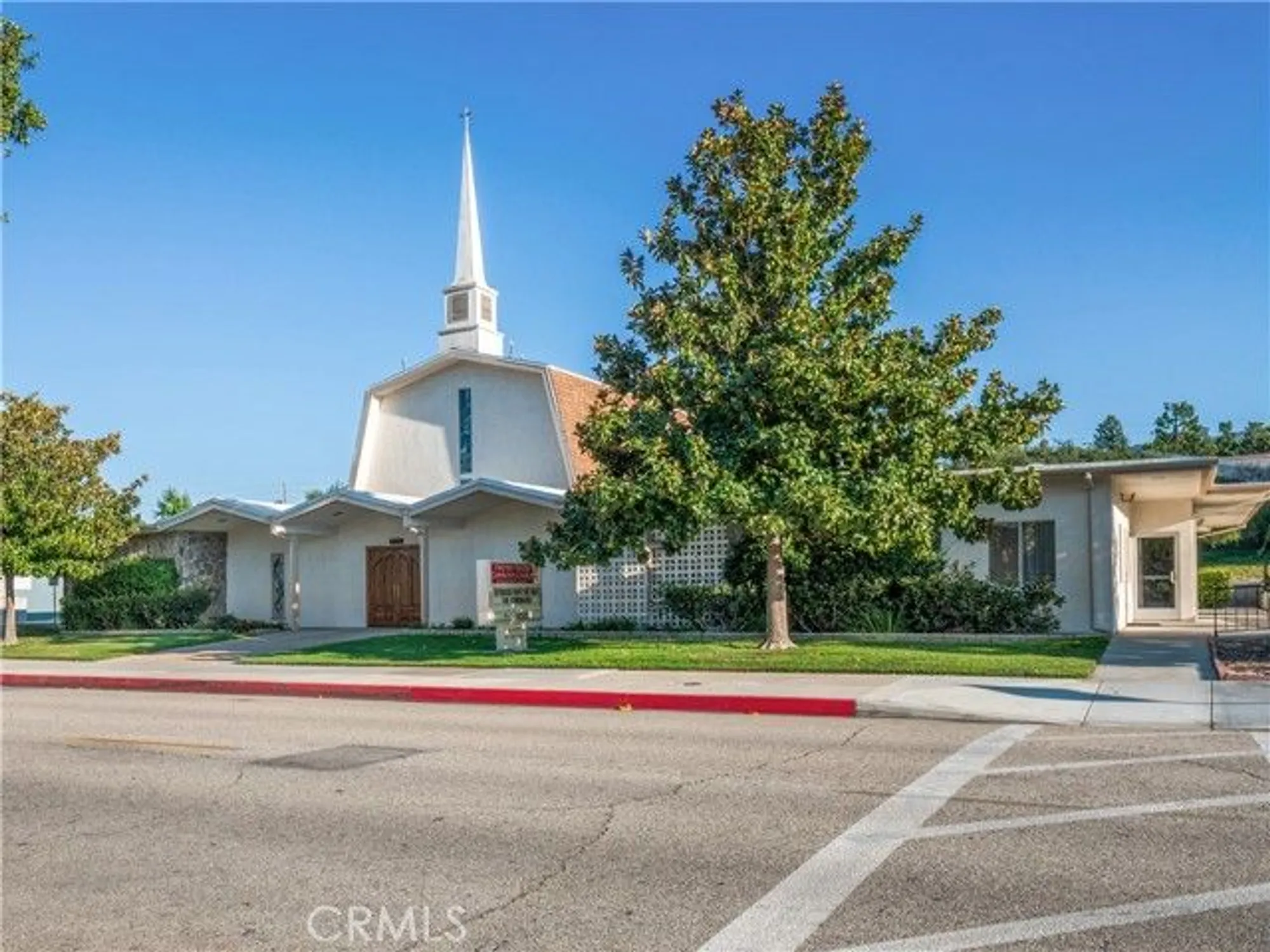 Property Slideshow image 24 of 31 | 19126 avenue of the oaks c, Newhall, CA, 91321