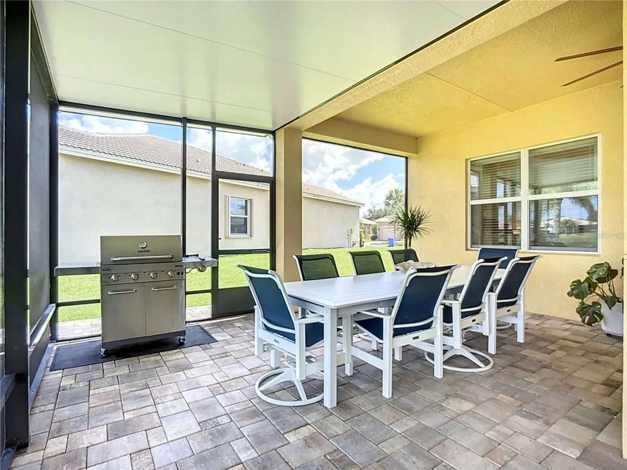 Property Slideshow image 46 of 74 | 16244 diamond bay dr, Wimauma, FL, 33598