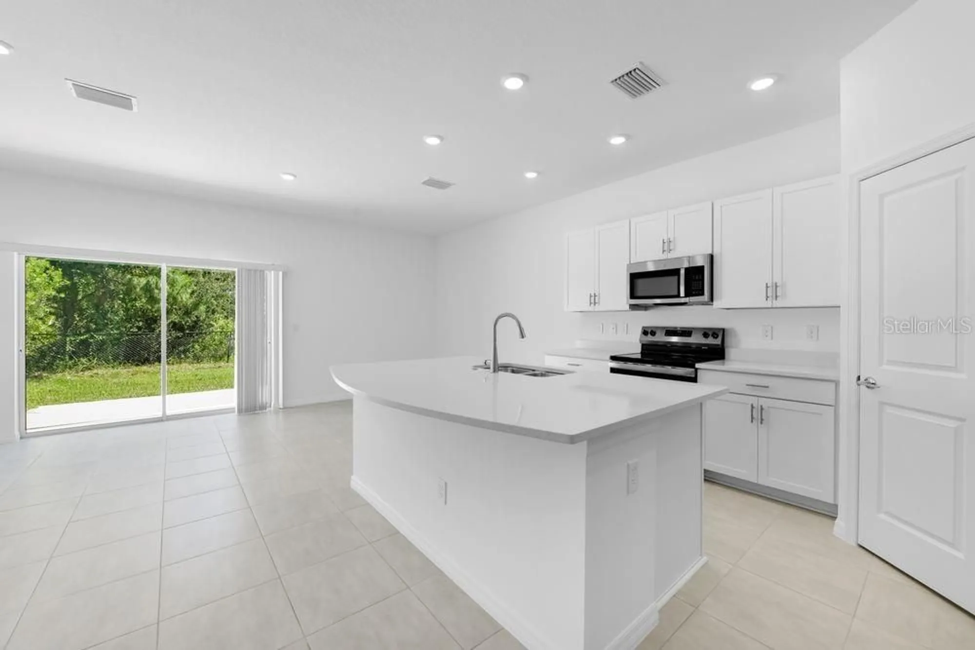 Property Slideshow image 7 of 40 | 15148 cuzcorro ct, Nokomis, FL, 34275