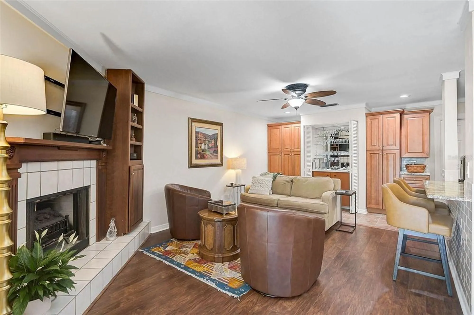 Property Slideshow image 34 of 61 | 3890 wilshire cir 27, Sarasota, FL, 34238